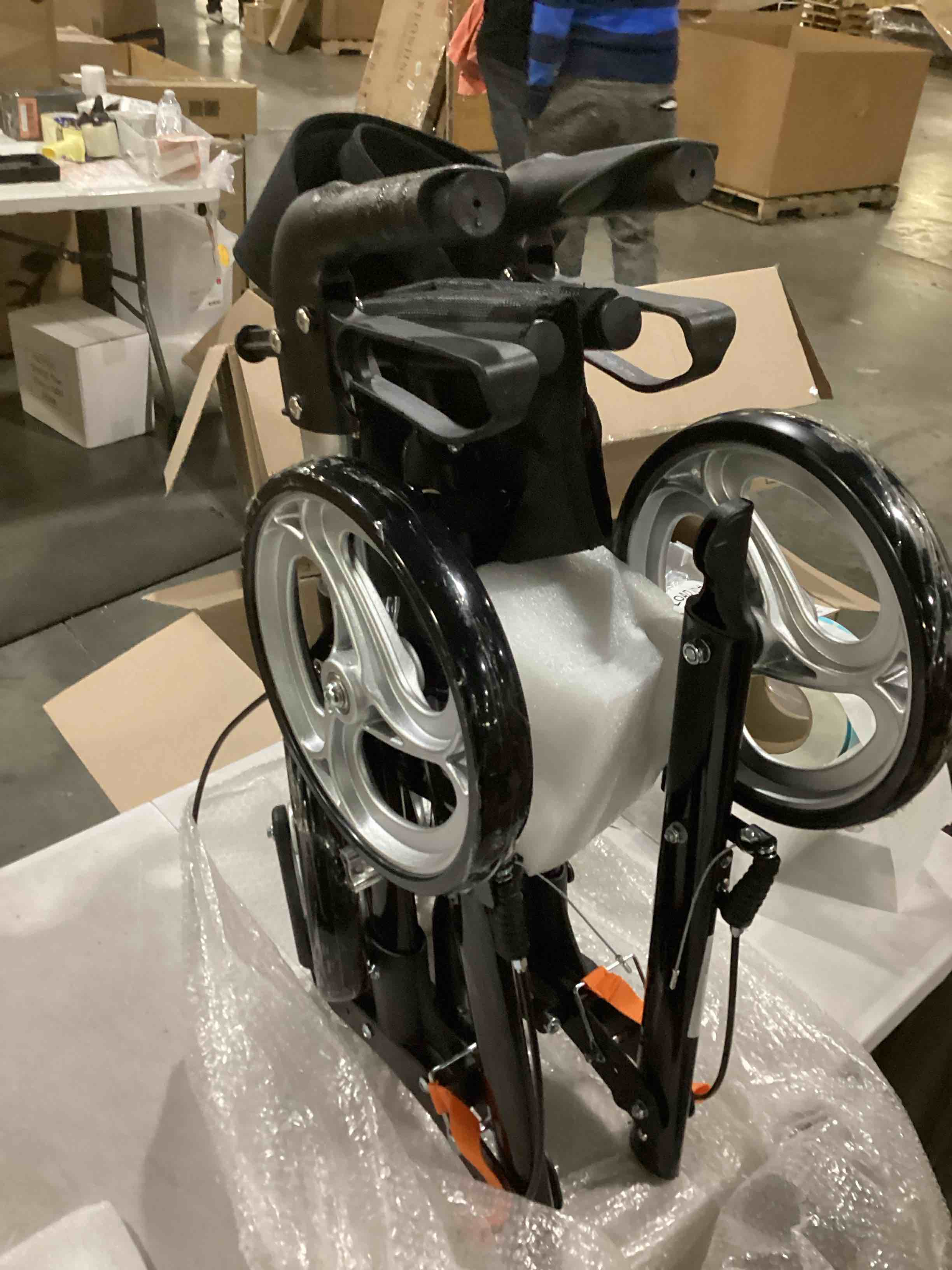 https://s3.amazonaws.com/lotting-images-prod/bidfta/BLU5761983_1713871404742.jpeg