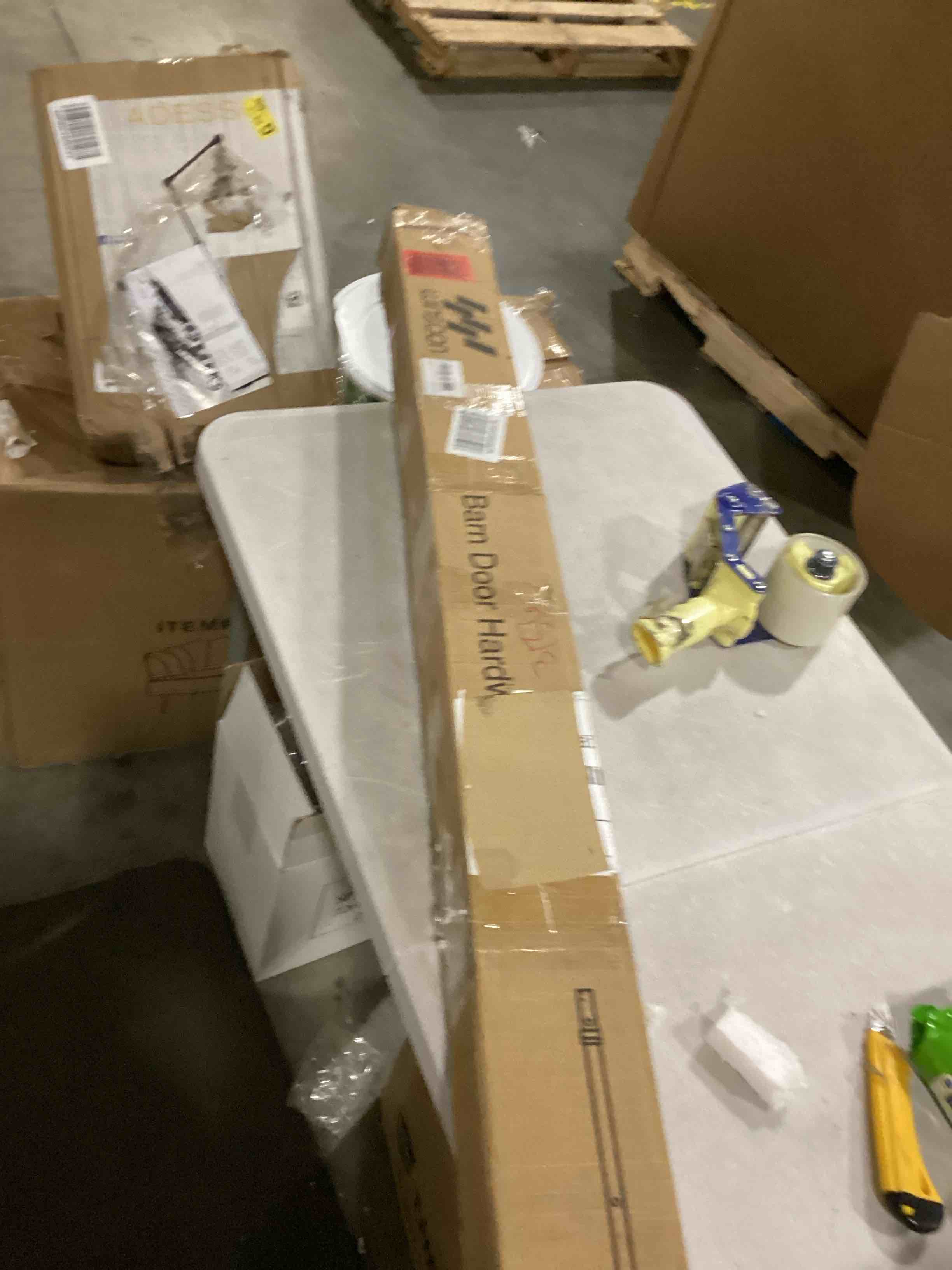 https://s3.amazonaws.com/lotting-images-prod/bidfta/BLU5762278_1714063023310.jpeg