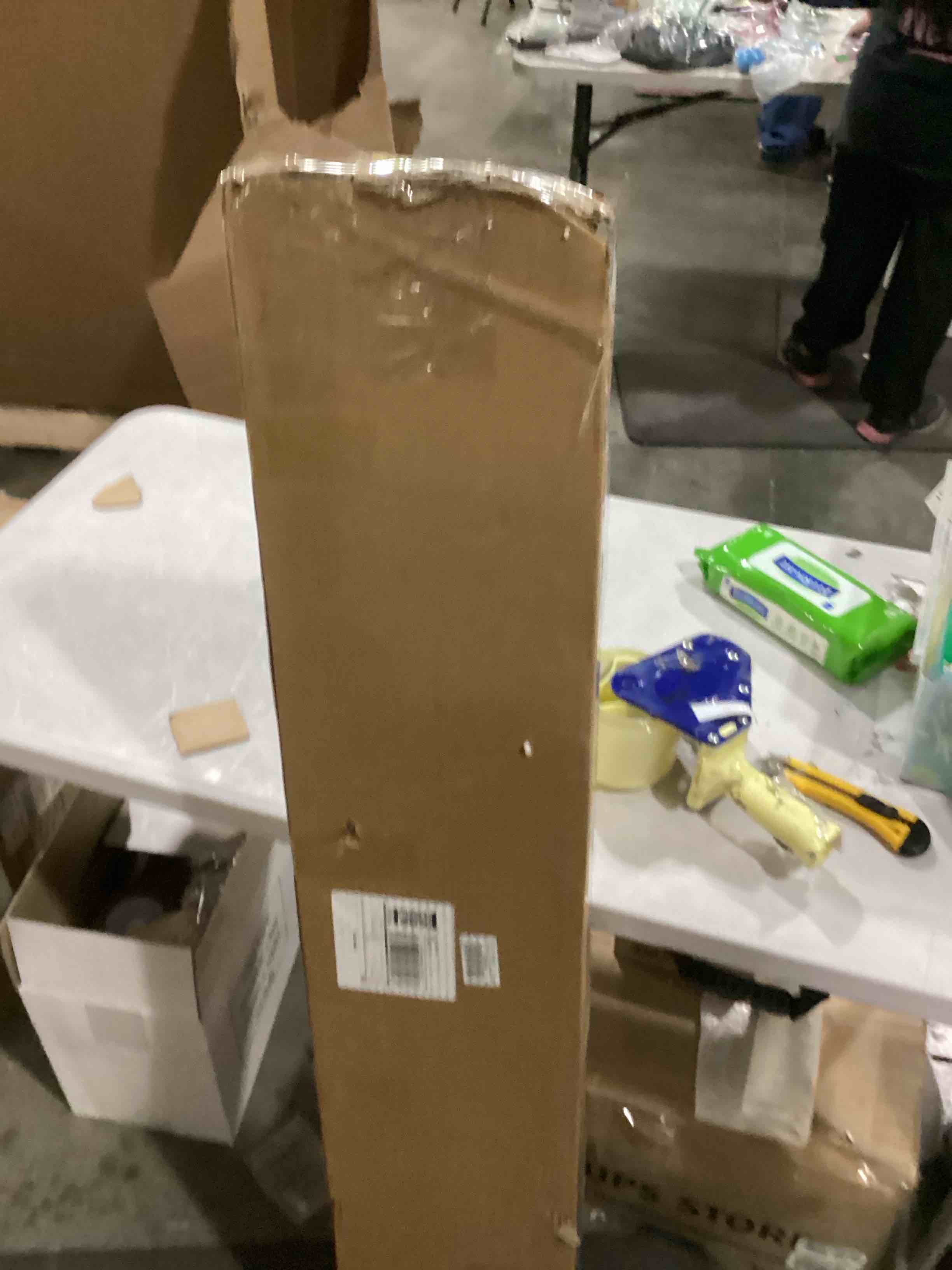 https://s3.amazonaws.com/lotting-images-prod/bidfta/BLU5762285_1714065077312.jpeg