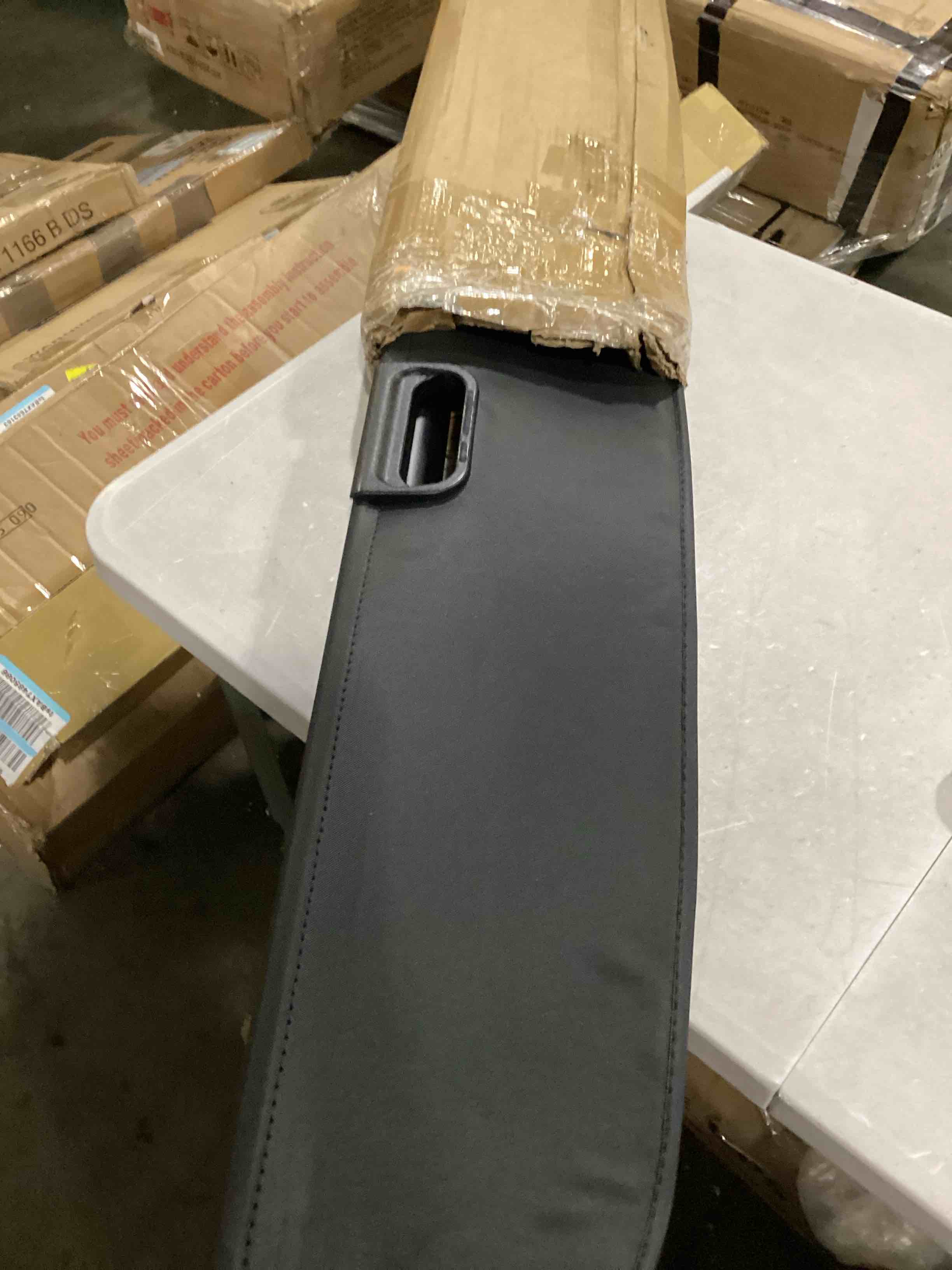 https://s3.amazonaws.com/lotting-images-prod/bidfta/BLU5762819_1715006705149.jpeg