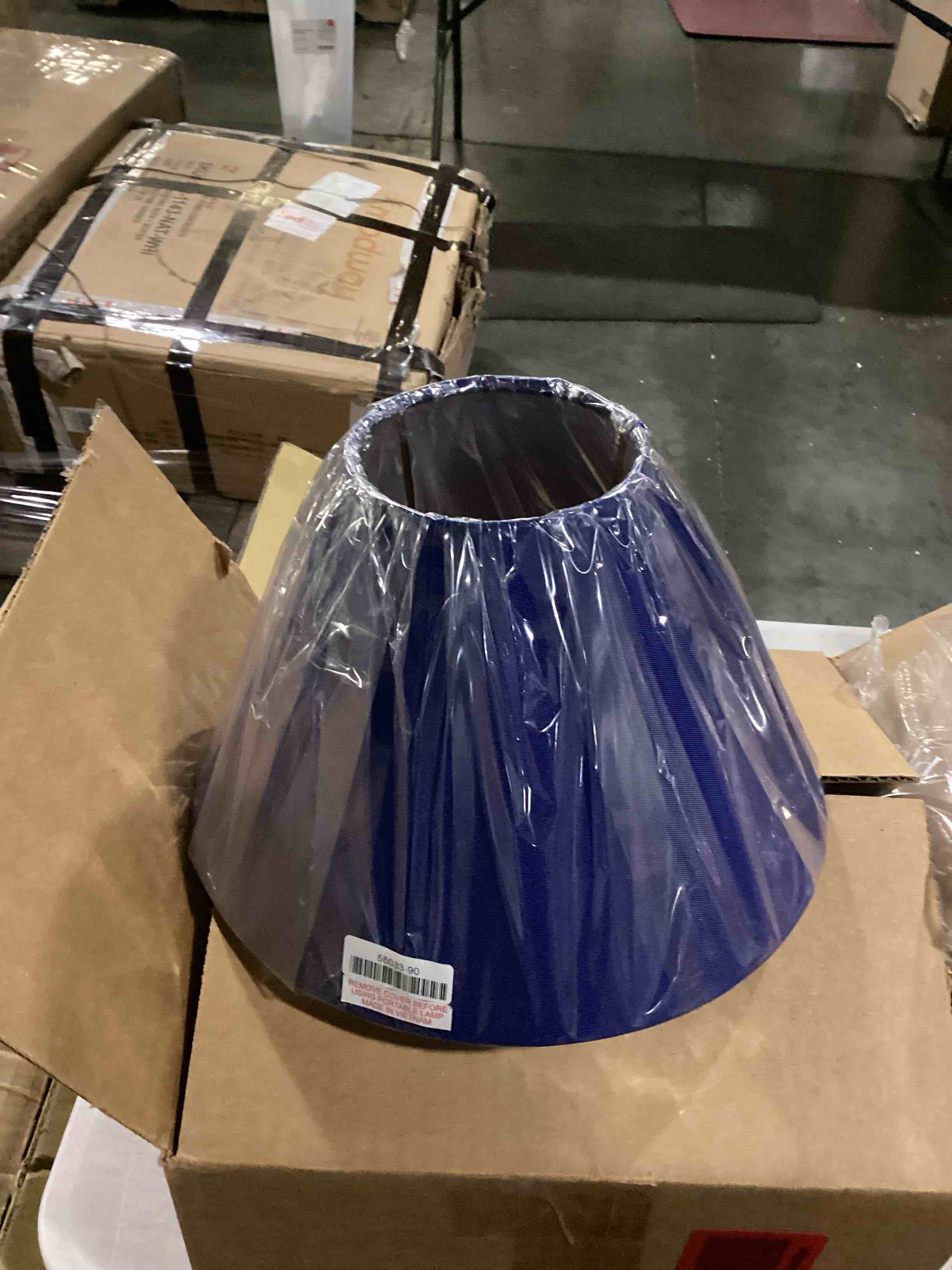 https://s3.amazonaws.com/lotting-images-prod/bidfta/BLU5762874_1715020508056.jpeg