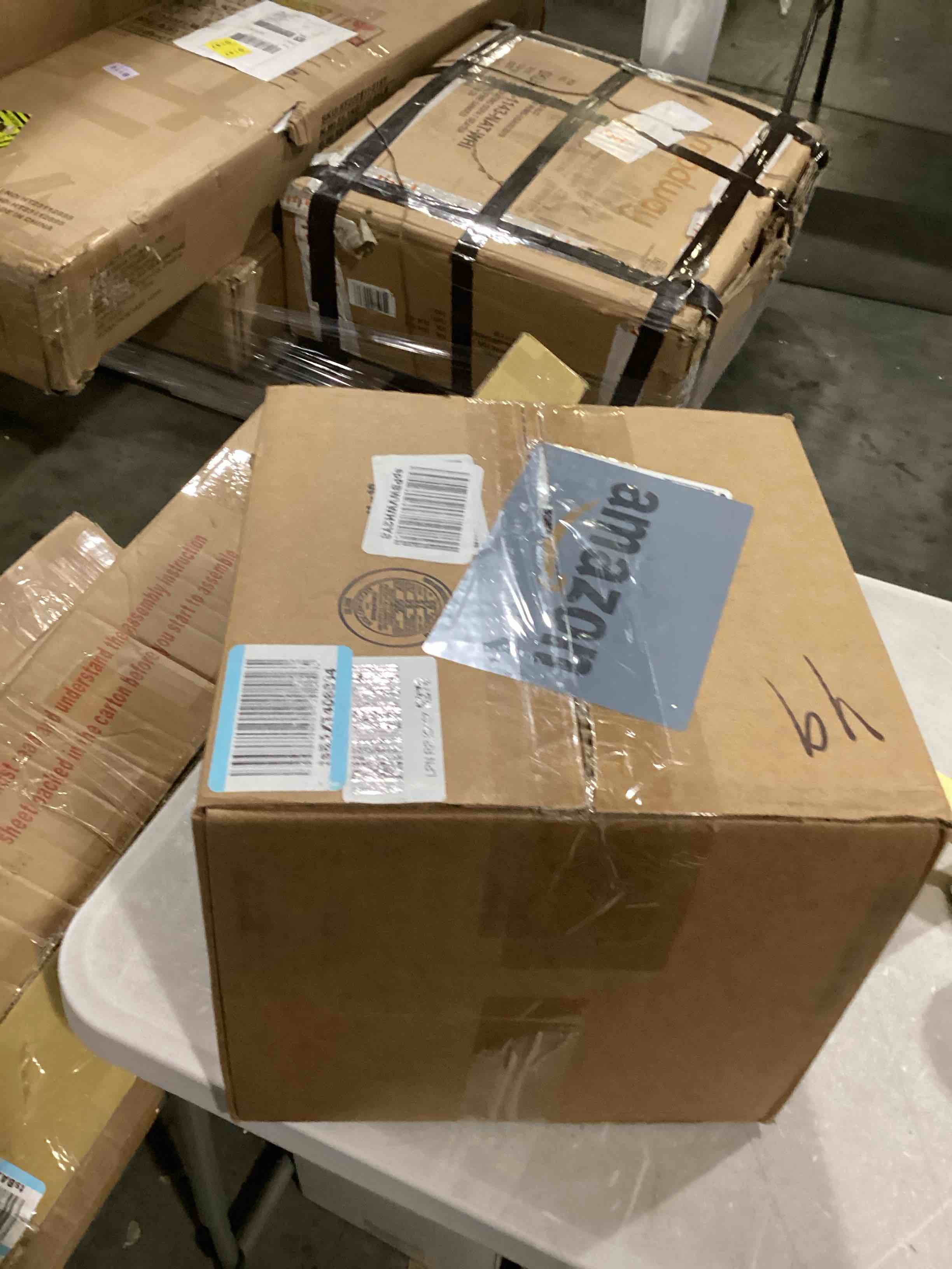 https://s3.amazonaws.com/lotting-images-prod/bidfta/BLU5762874_1715020536348.jpeg