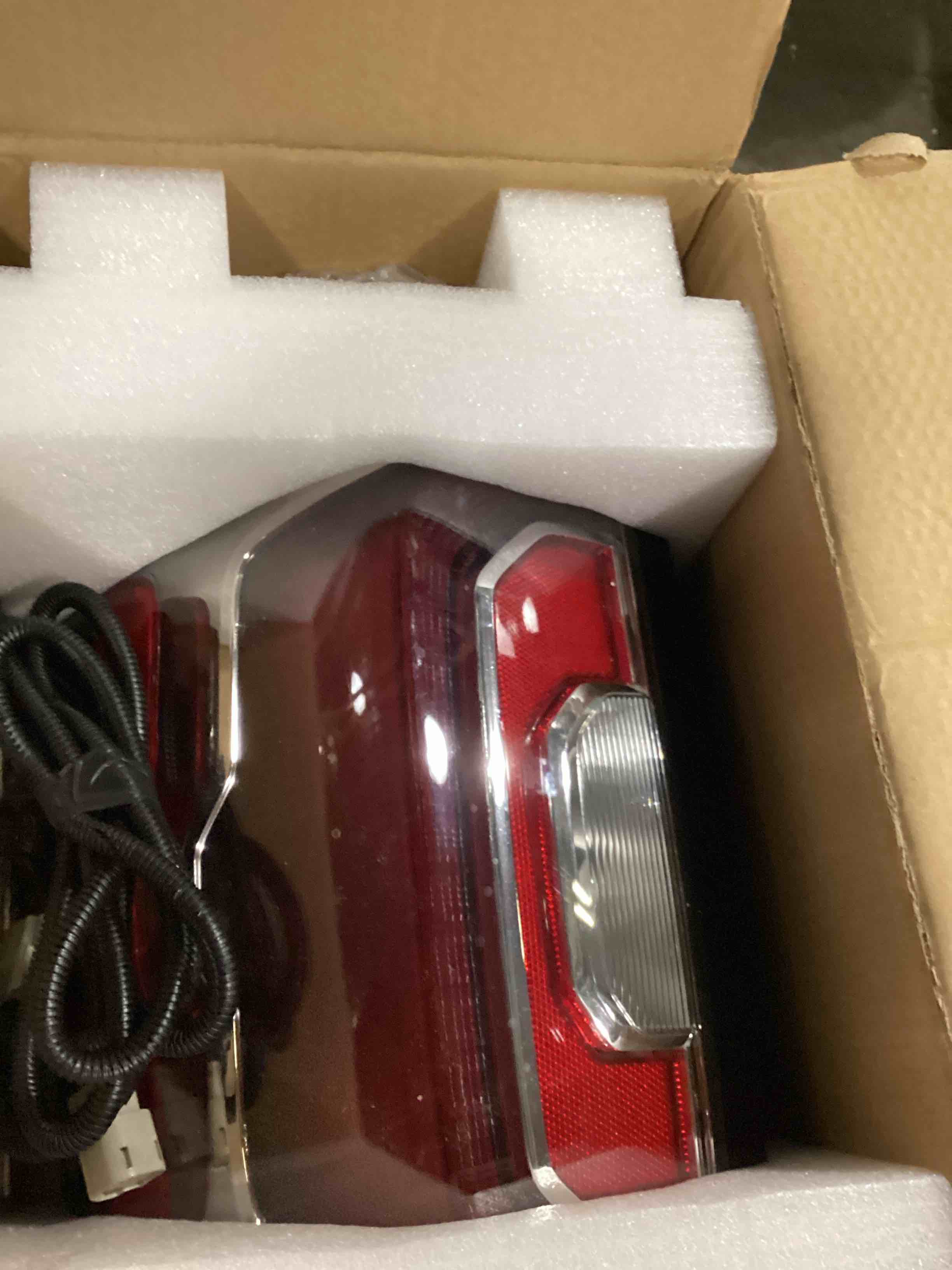 https://s3.amazonaws.com/lotting-images-prod/bidfta/BLU5762878_1715021341030.jpeg