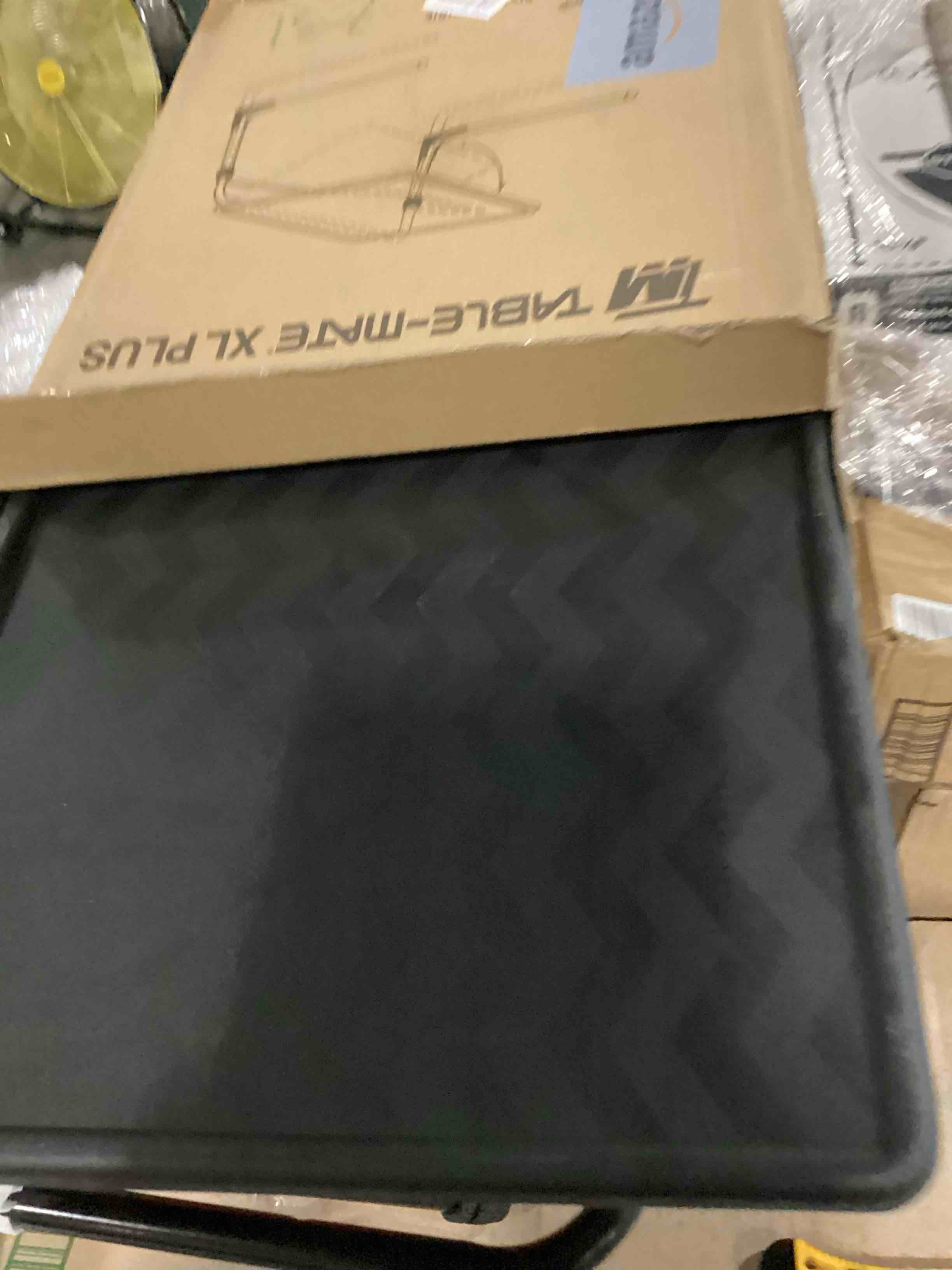 https://s3.amazonaws.com/lotting-images-prod/bidfta/BLU5762898_1715082478455.jpeg