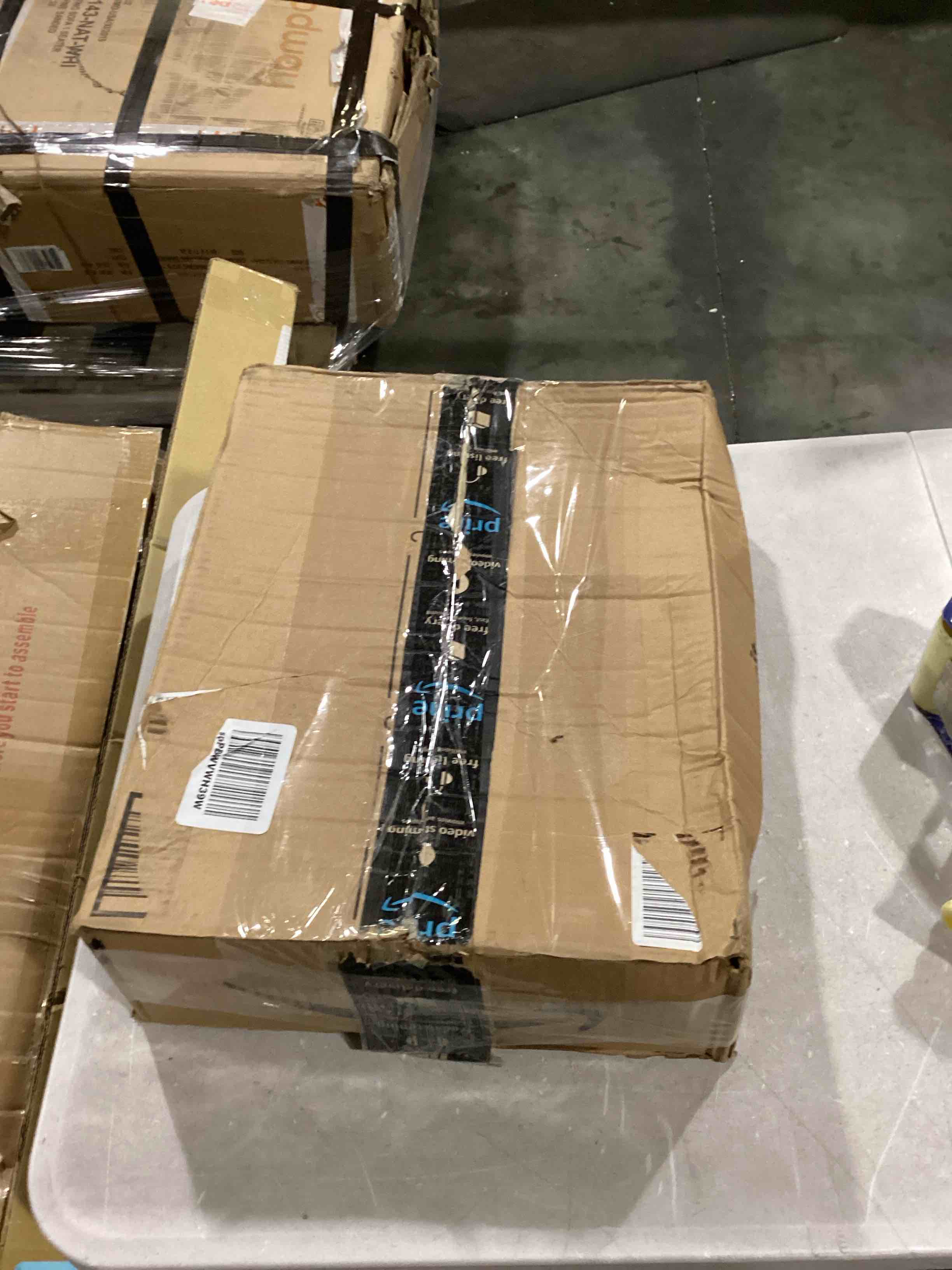 https://s3.amazonaws.com/lotting-images-prod/bidfta/BLU5762899_1715082867775.jpeg