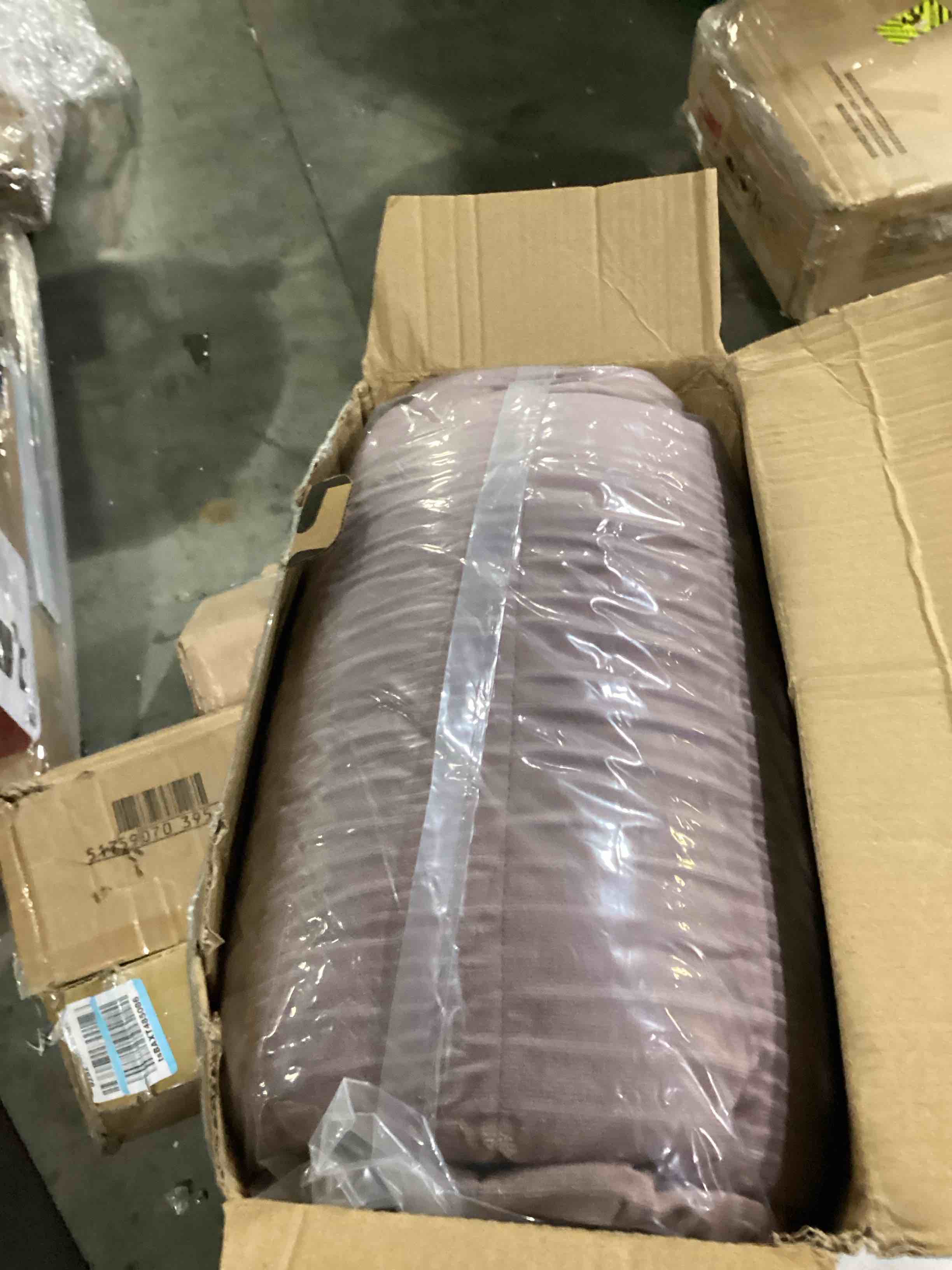 https://s3.amazonaws.com/lotting-images-prod/bidfta/BLU5762968_1715096925912.jpeg