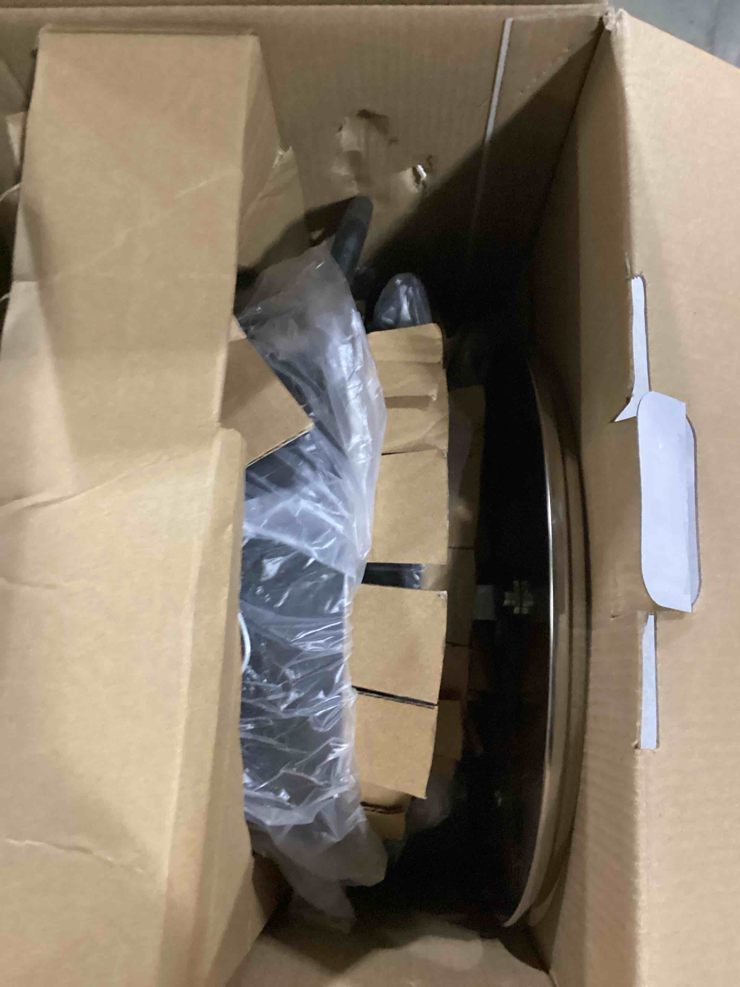 https://s3.amazonaws.com/lotting-images-prod/bidfta/BLU5763048_1715195760329.jpeg