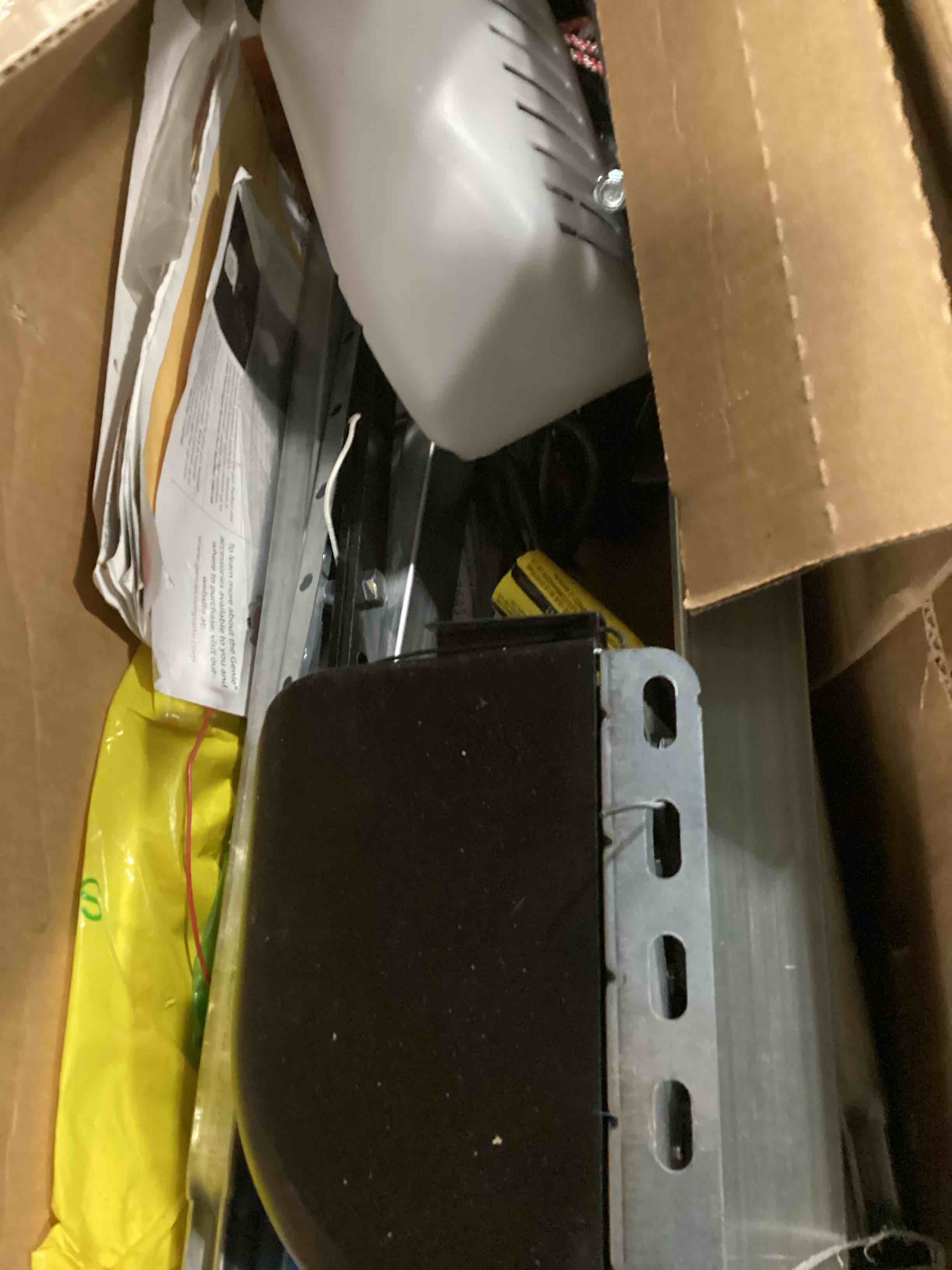 https://s3.amazonaws.com/lotting-images-prod/bidfta/BLU5763115_1715266369646.jpeg