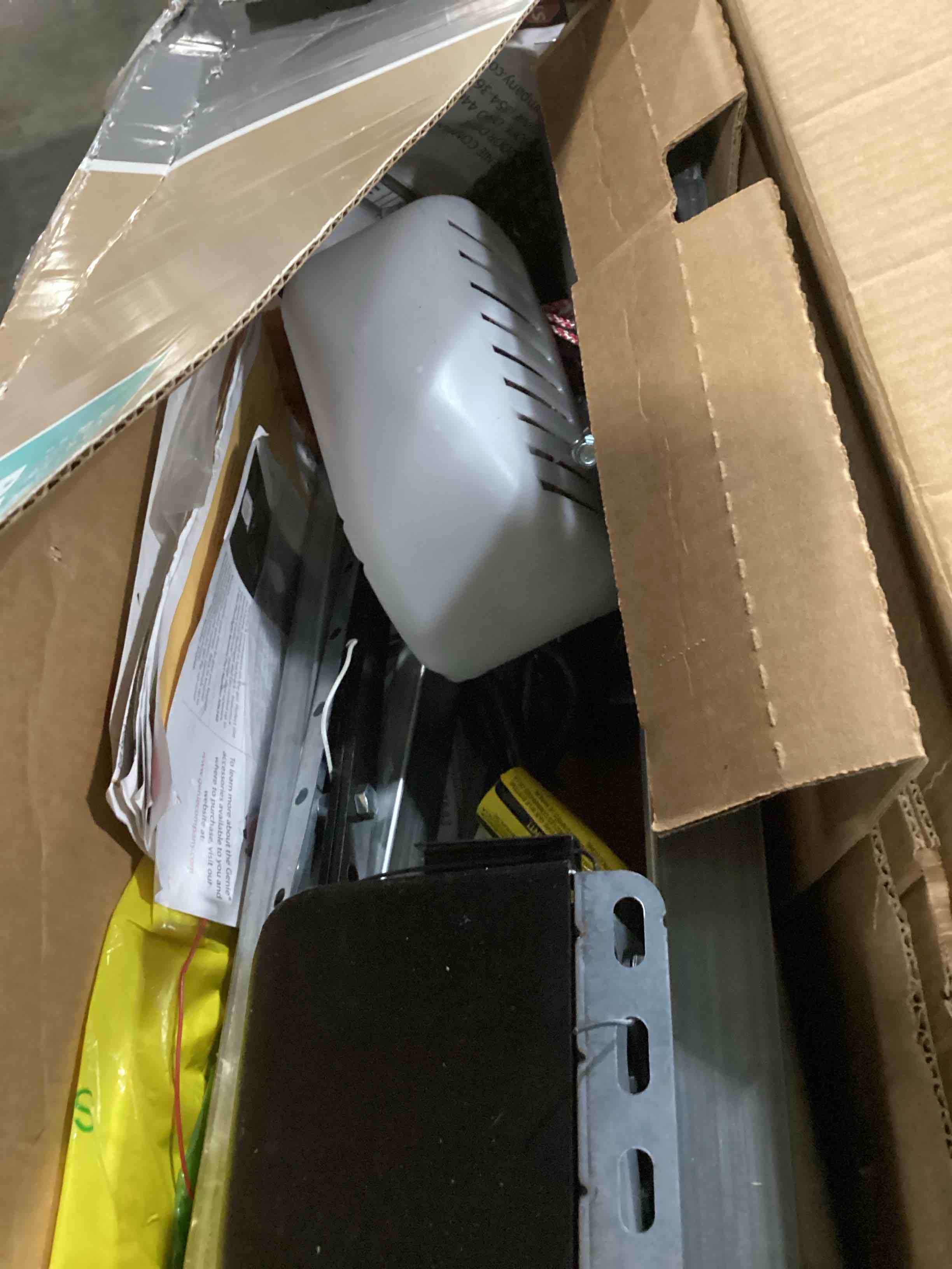 https://s3.amazonaws.com/lotting-images-prod/bidfta/BLU5763115_1715266372546.jpeg