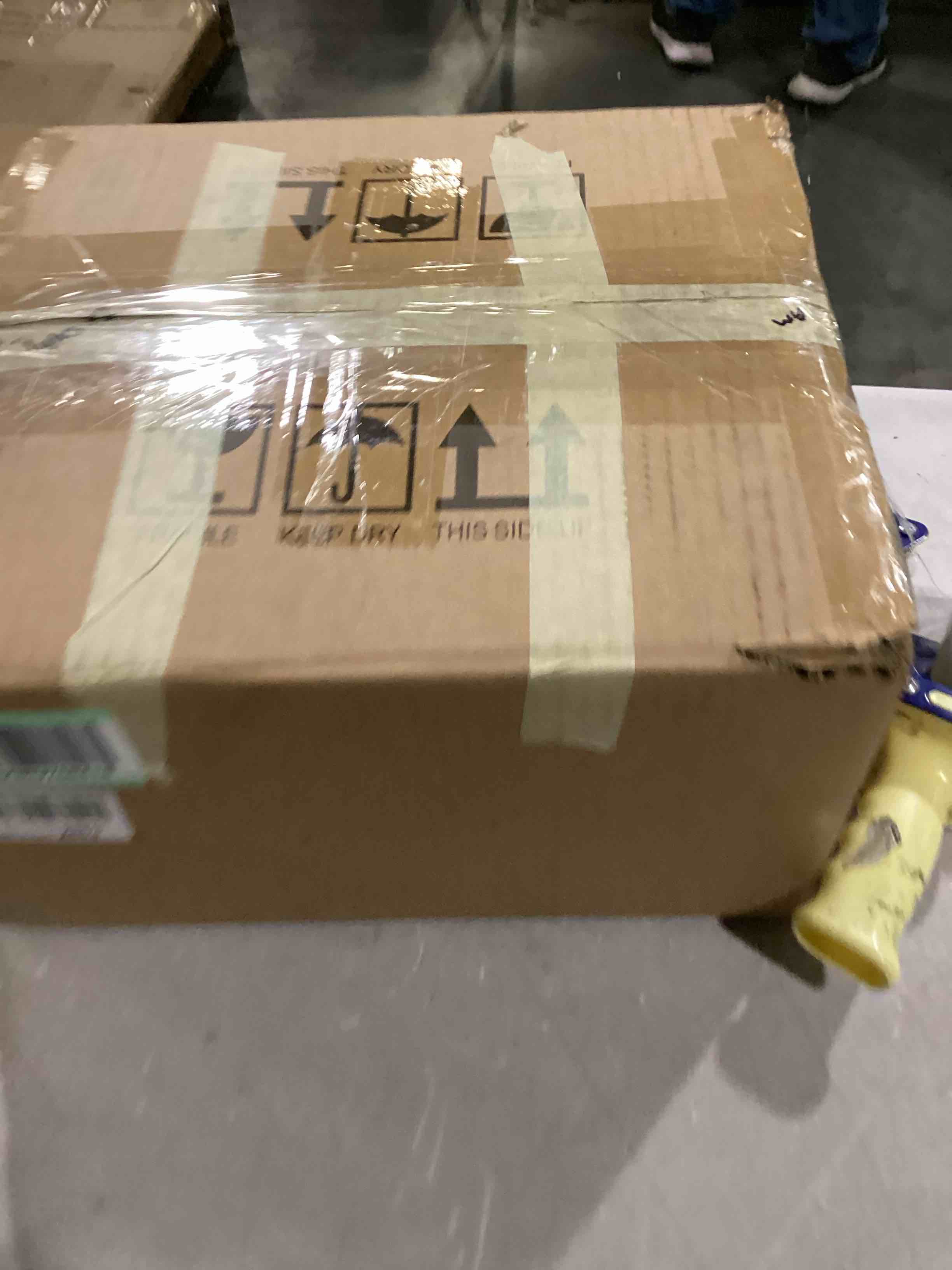 https://s3.amazonaws.com/lotting-images-prod/bidfta/BLU5763186_1715341400190.jpeg
