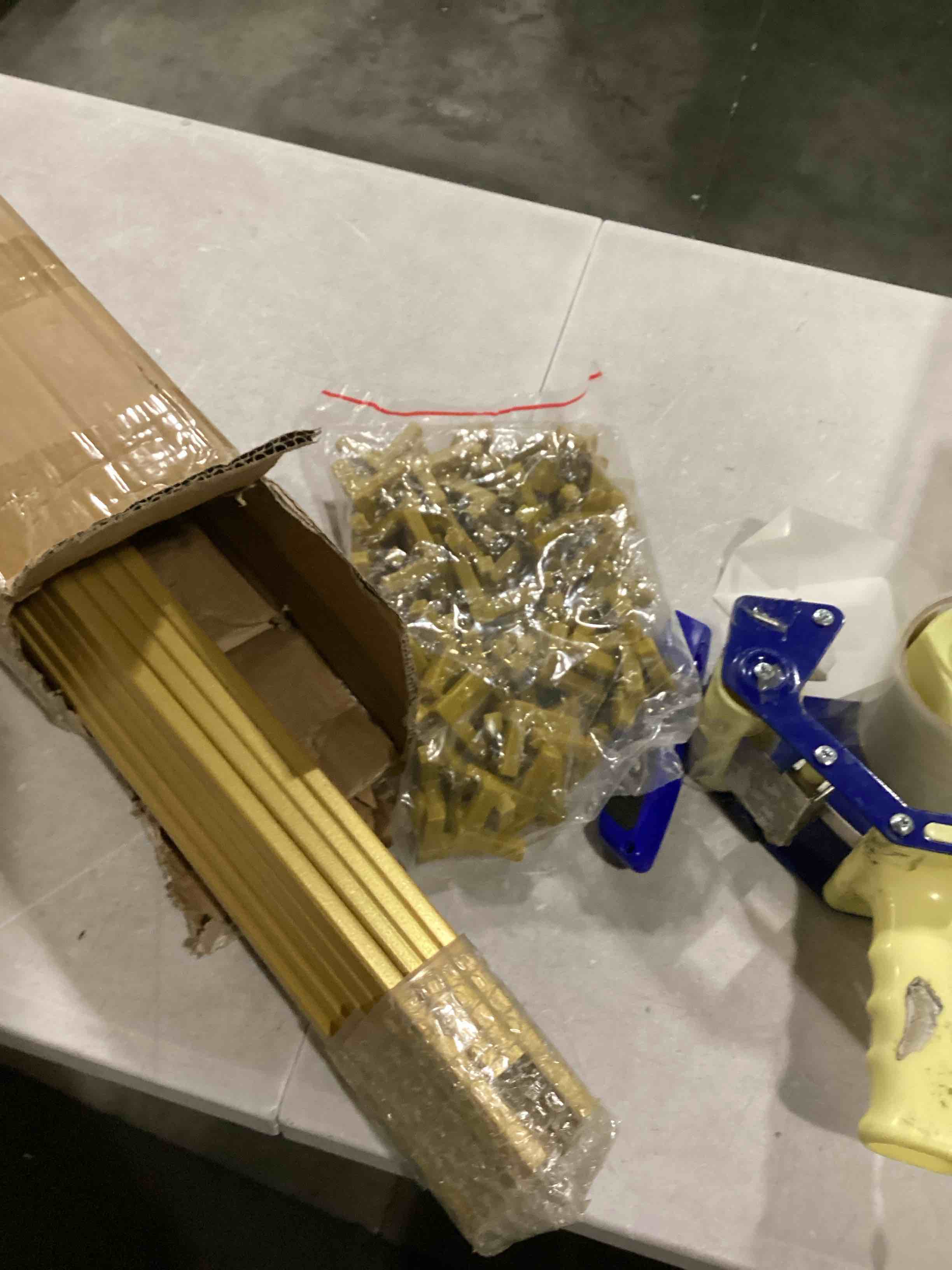 https://s3.amazonaws.com/lotting-images-prod/bidfta/BLU5763193_1715342748178.jpeg