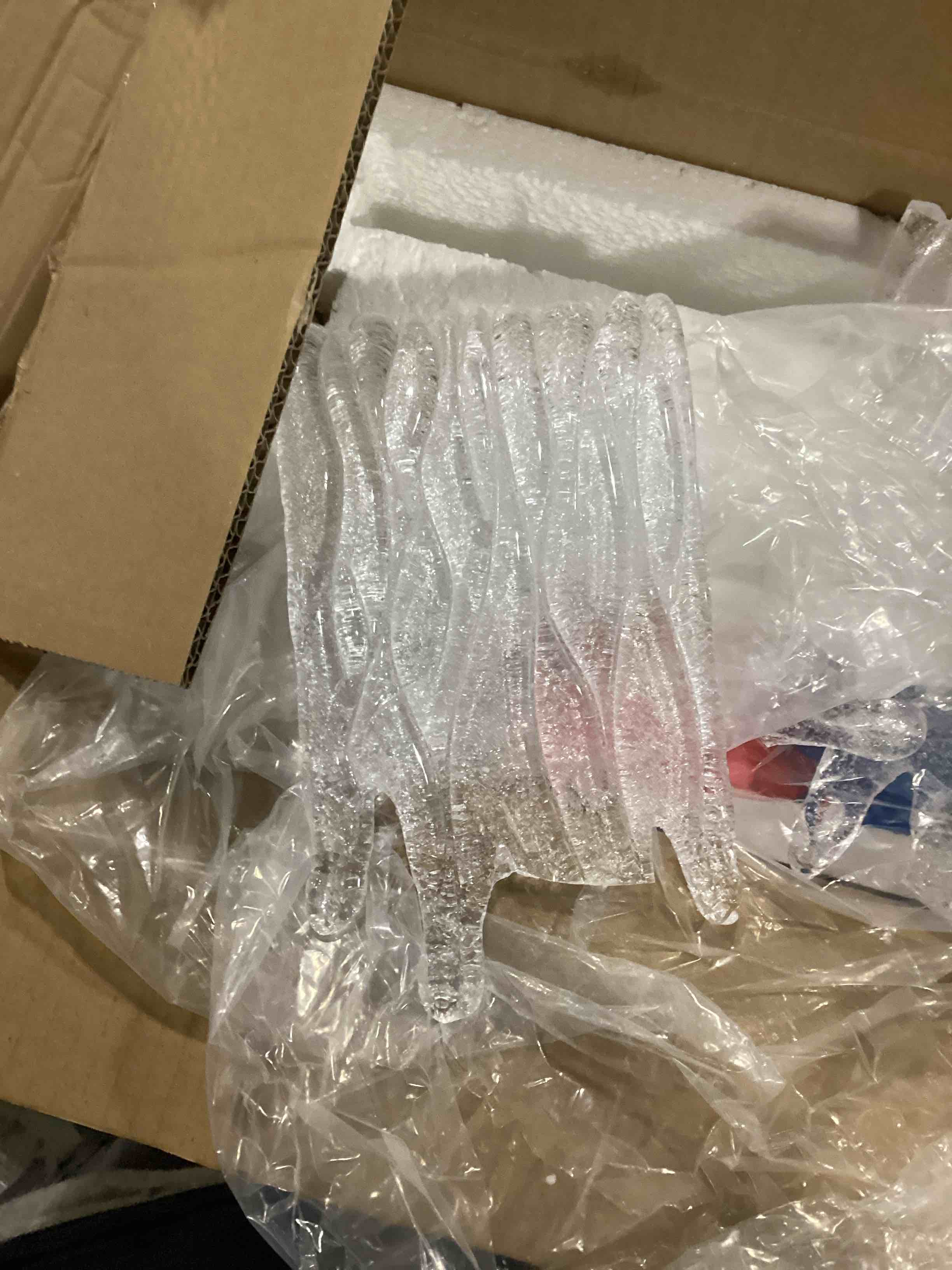 https://s3.amazonaws.com/lotting-images-prod/bidfta/BLU5763389_1715693372661.jpeg