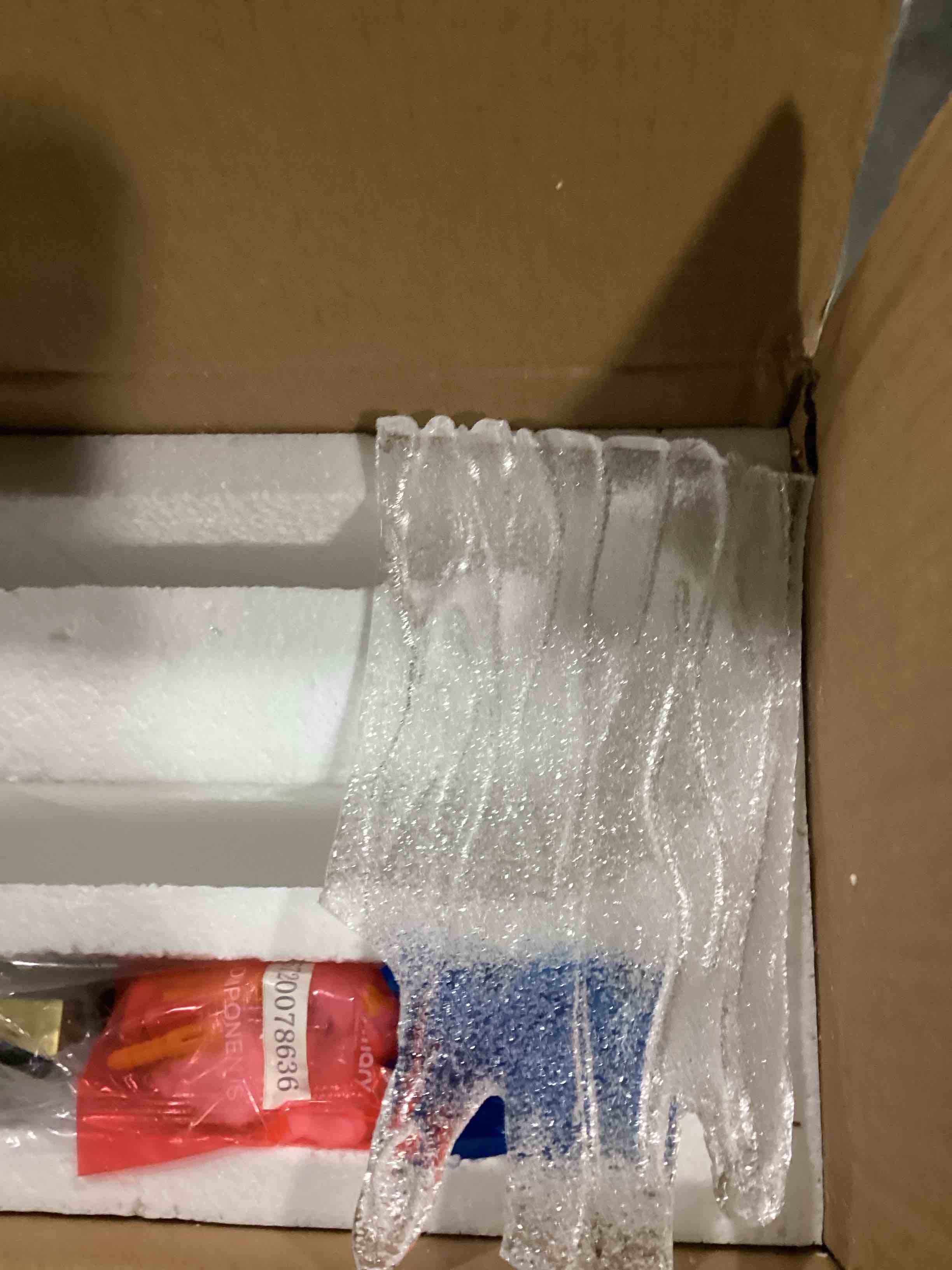 https://s3.amazonaws.com/lotting-images-prod/bidfta/BLU5763389_1715693383218.jpeg