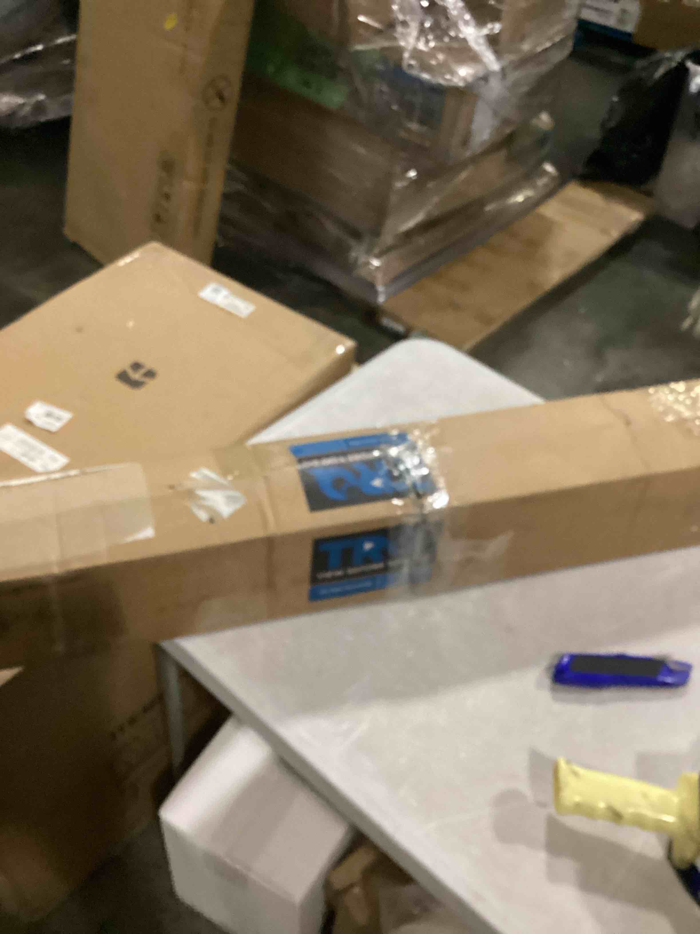 https://s3.amazonaws.com/lotting-images-prod/bidfta/BLU5763395_1715697307133.jpeg