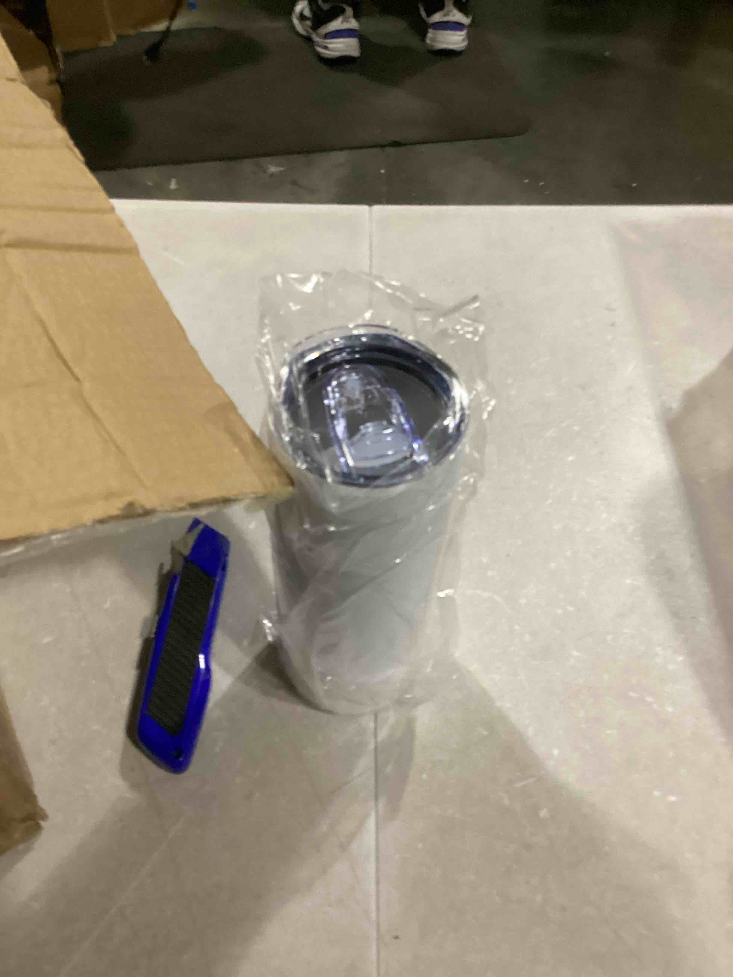 https://s3.amazonaws.com/lotting-images-prod/bidfta/BLU5763423_1715705863094.jpeg