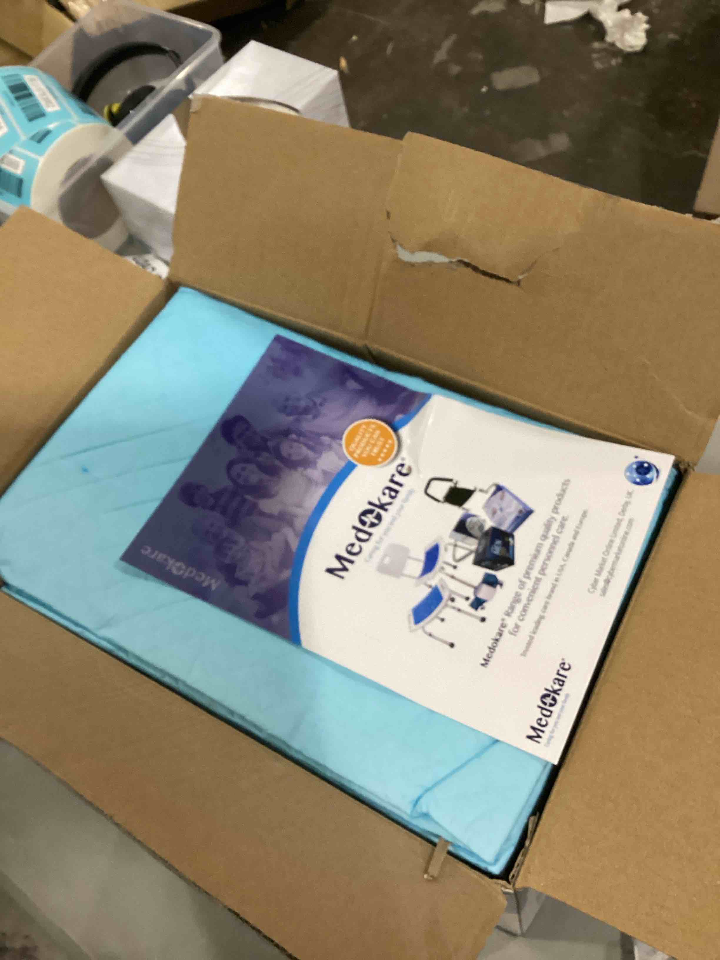 https://s3.amazonaws.com/lotting-images-prod/bidfta/BLU5763659_1713800794228.jpeg