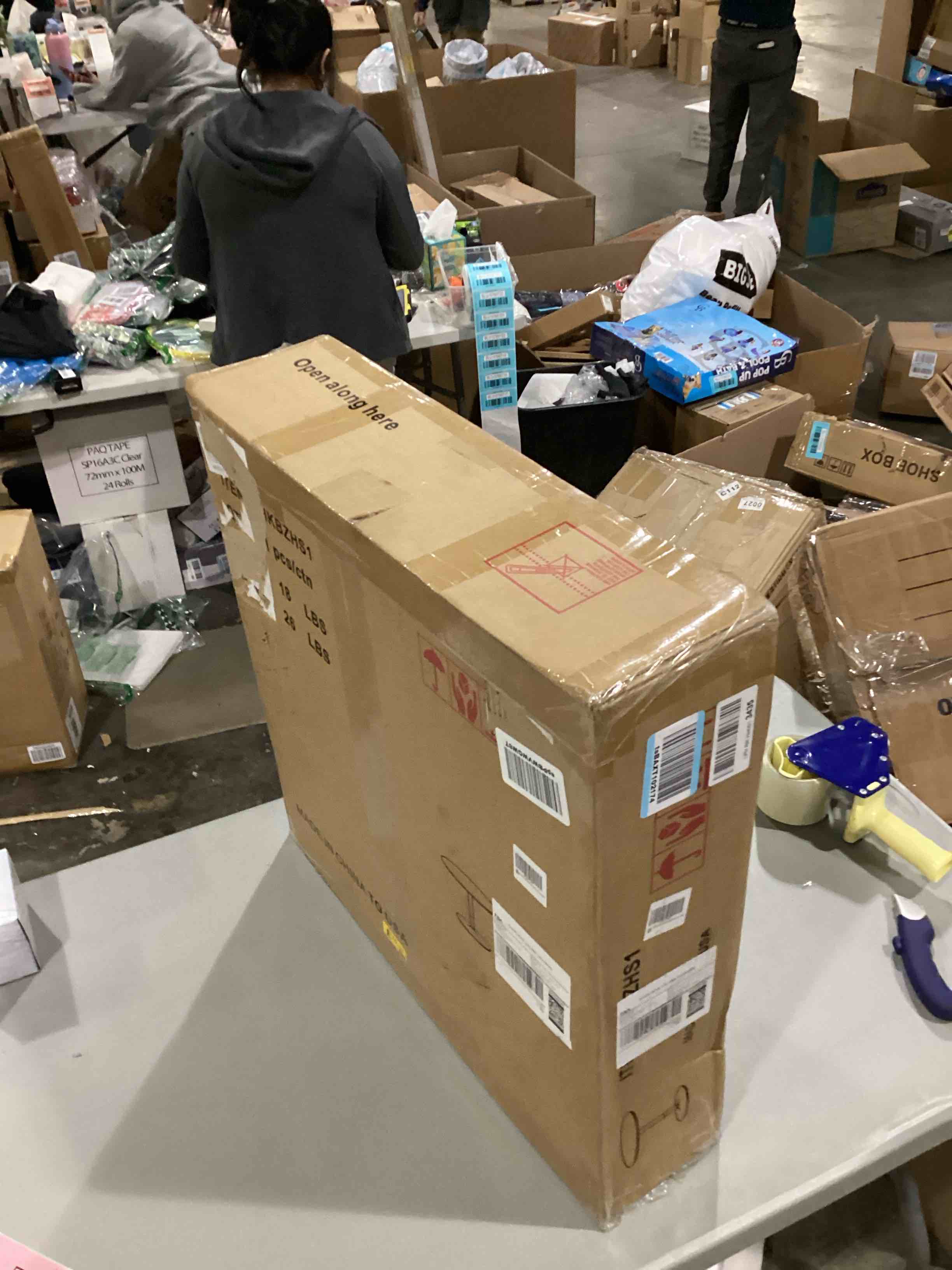 https://s3.amazonaws.com/lotting-images-prod/bidfta/BLU5763727_1713890844489.jpeg