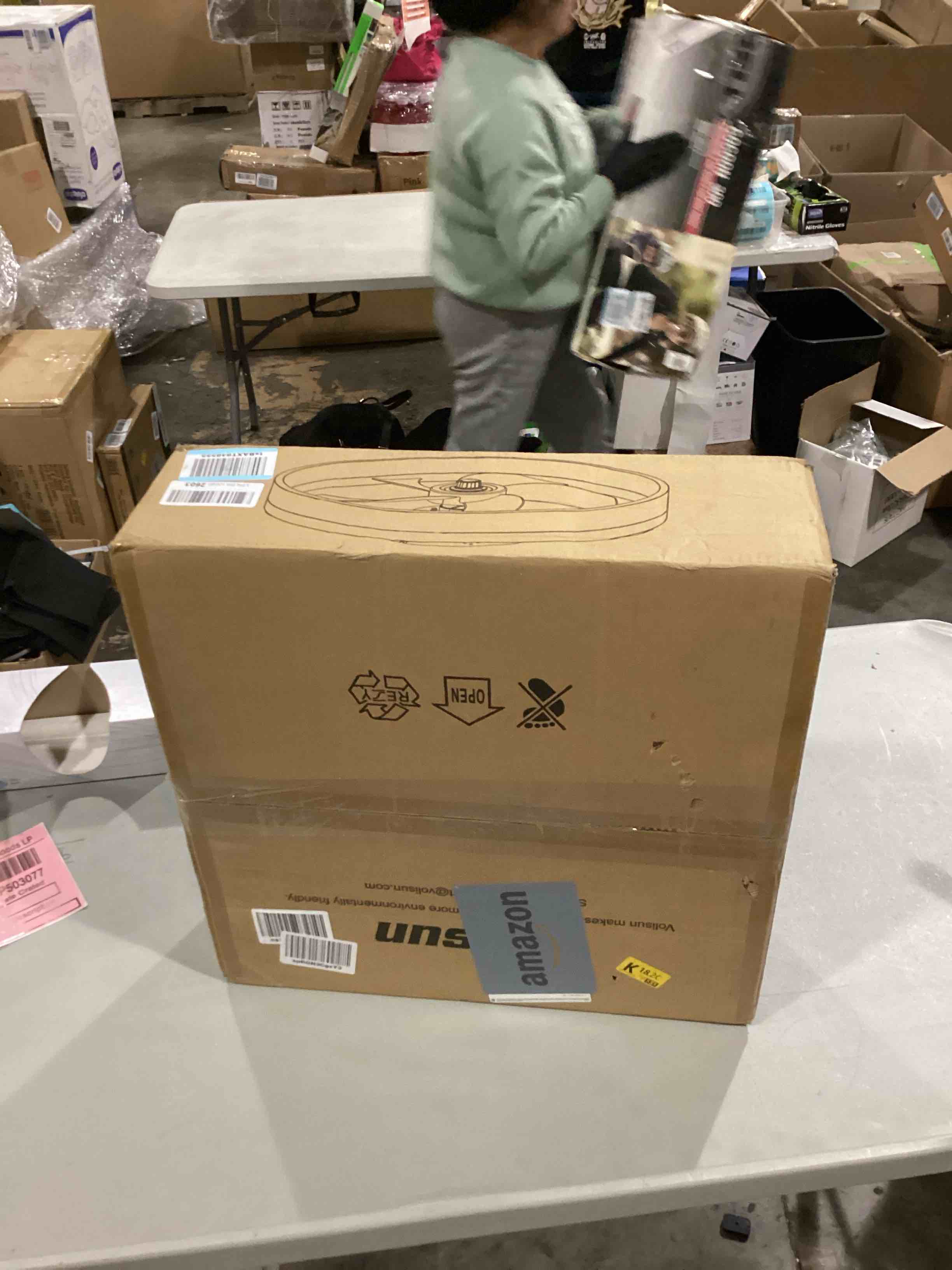 https://s3.amazonaws.com/lotting-images-prod/bidfta/BLU5763749_1713957672256.jpeg