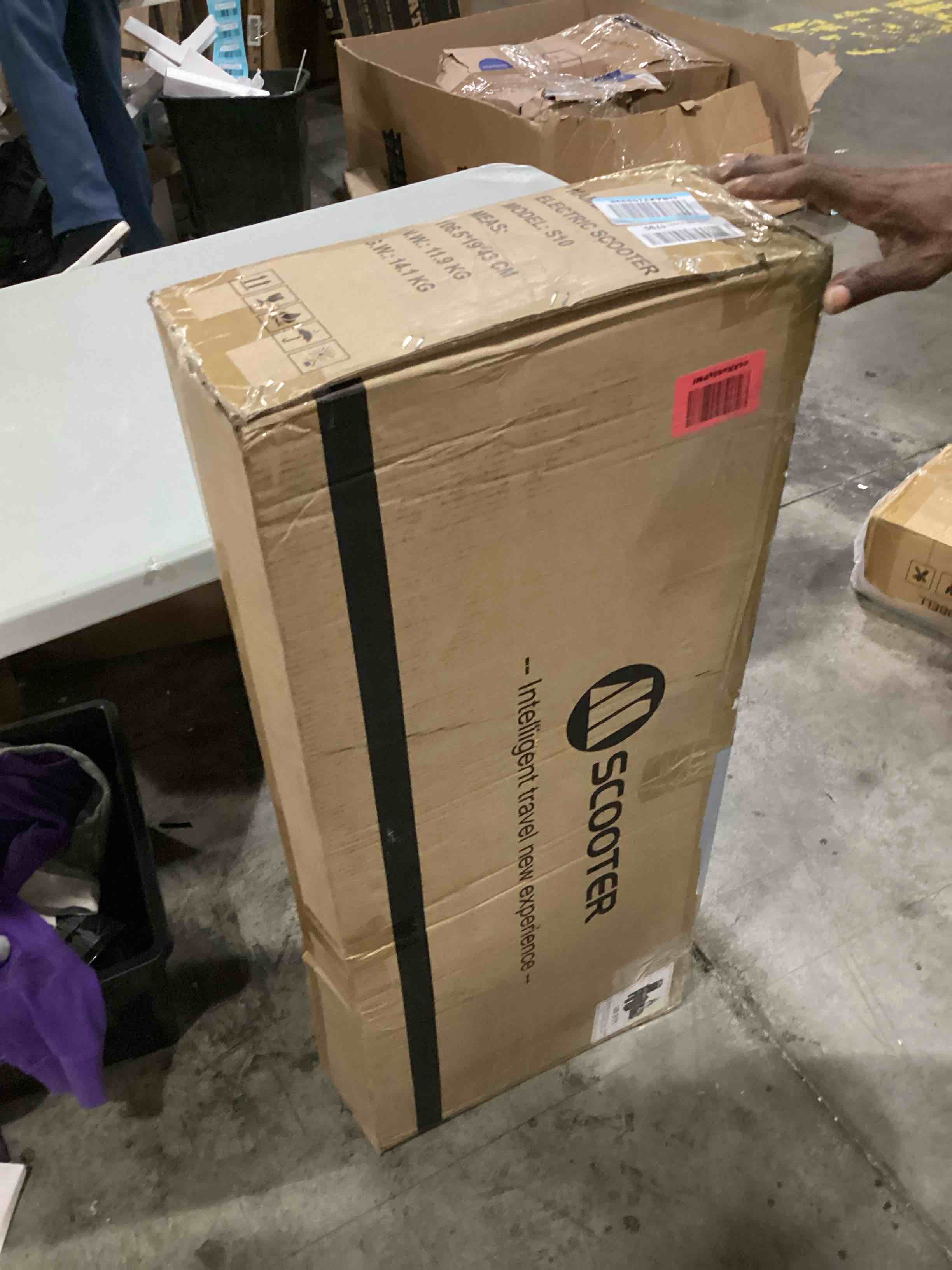 https://s3.amazonaws.com/lotting-images-prod/bidfta/BLU5764039_1714487082361.jpeg