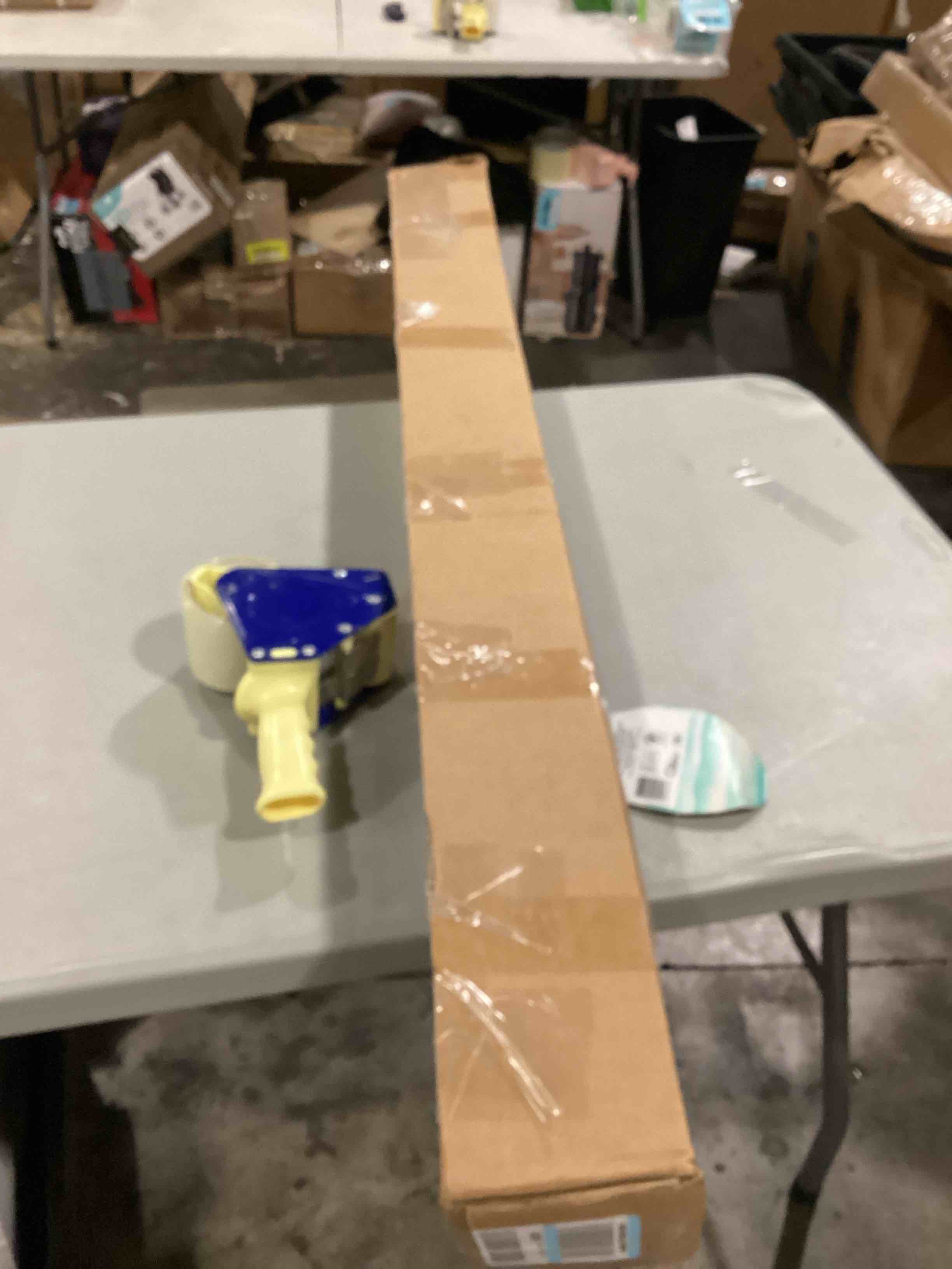https://s3.amazonaws.com/lotting-images-prod/bidfta/BLU5764212_1714649697460.jpeg