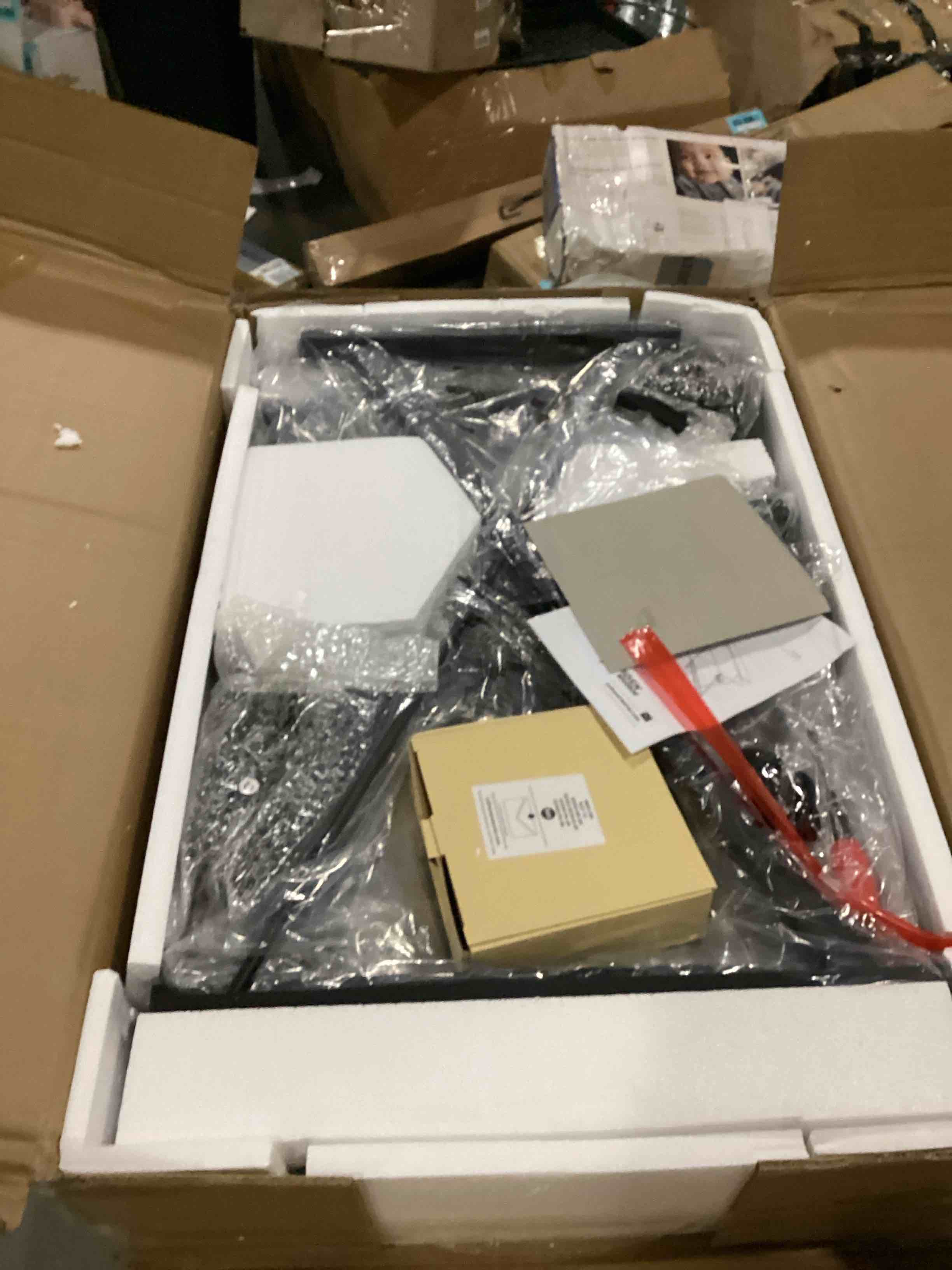 https://s3.amazonaws.com/lotting-images-prod/bidfta/BLU5764391_1715001051262.jpeg