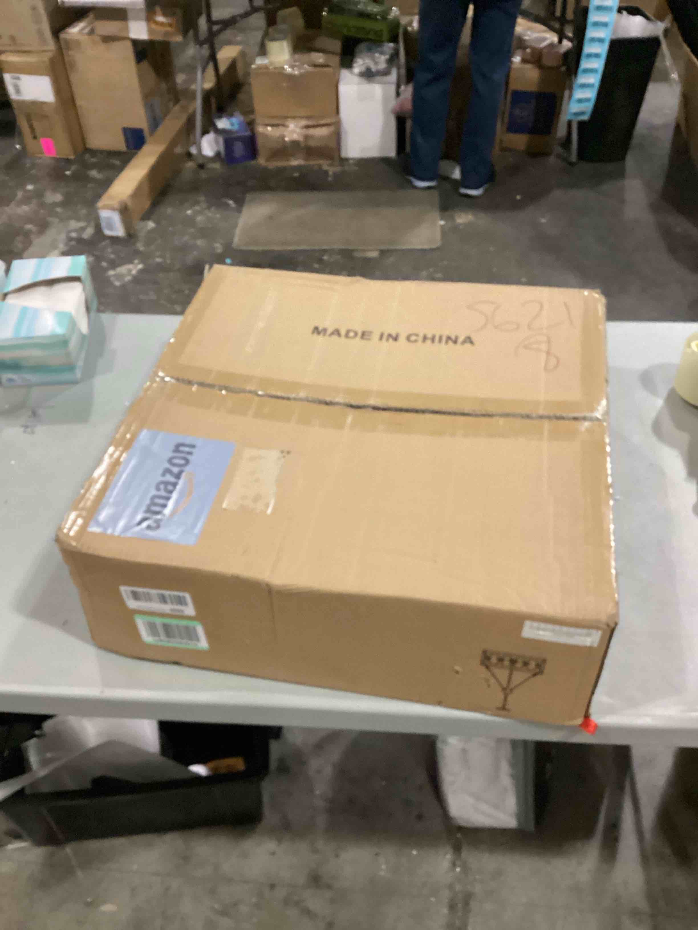 https://s3.amazonaws.com/lotting-images-prod/bidfta/BLU5764578_1715166628618.jpeg