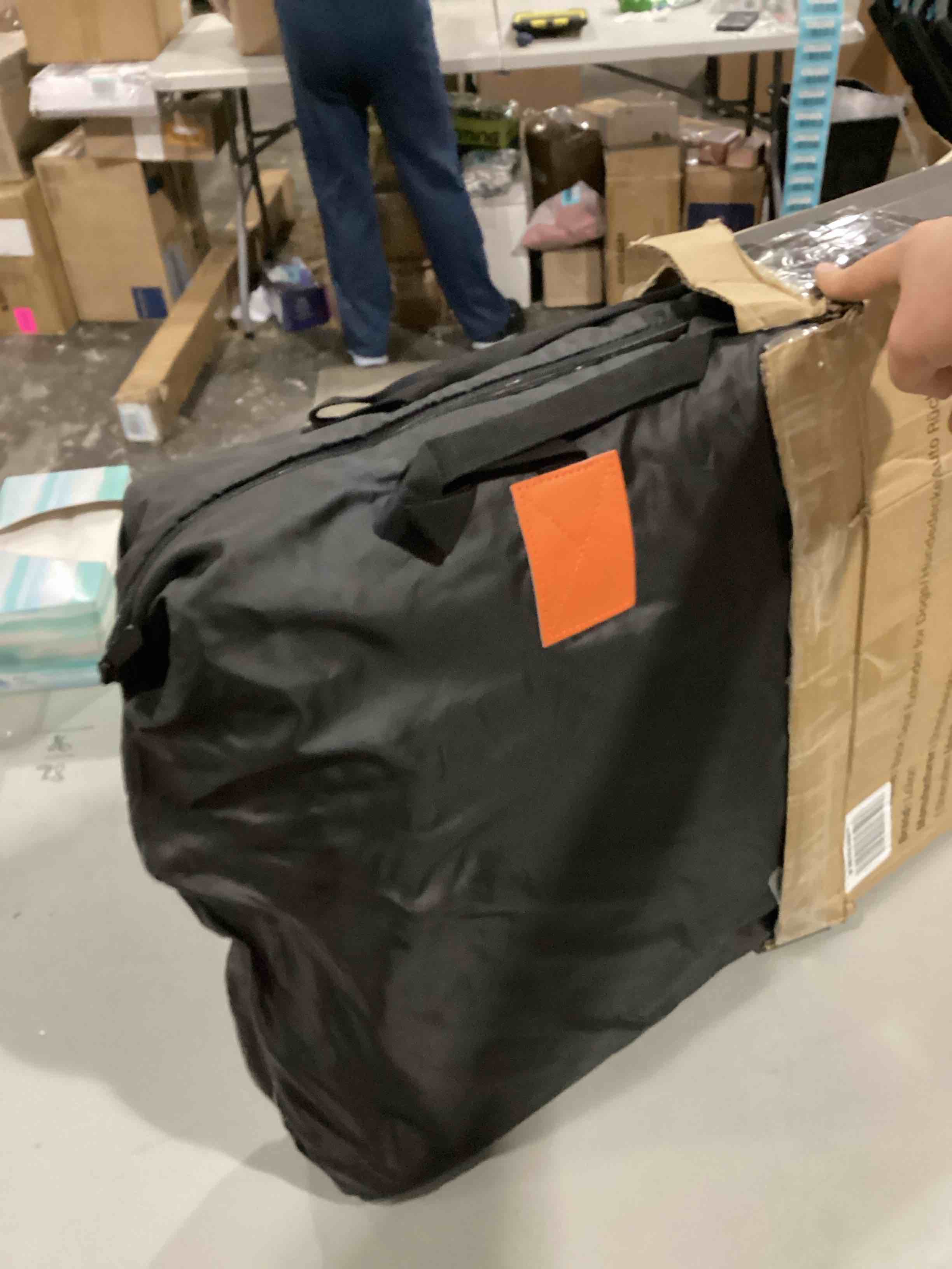 https://s3.amazonaws.com/lotting-images-prod/bidfta/BLU5764582_1715167272688.jpeg