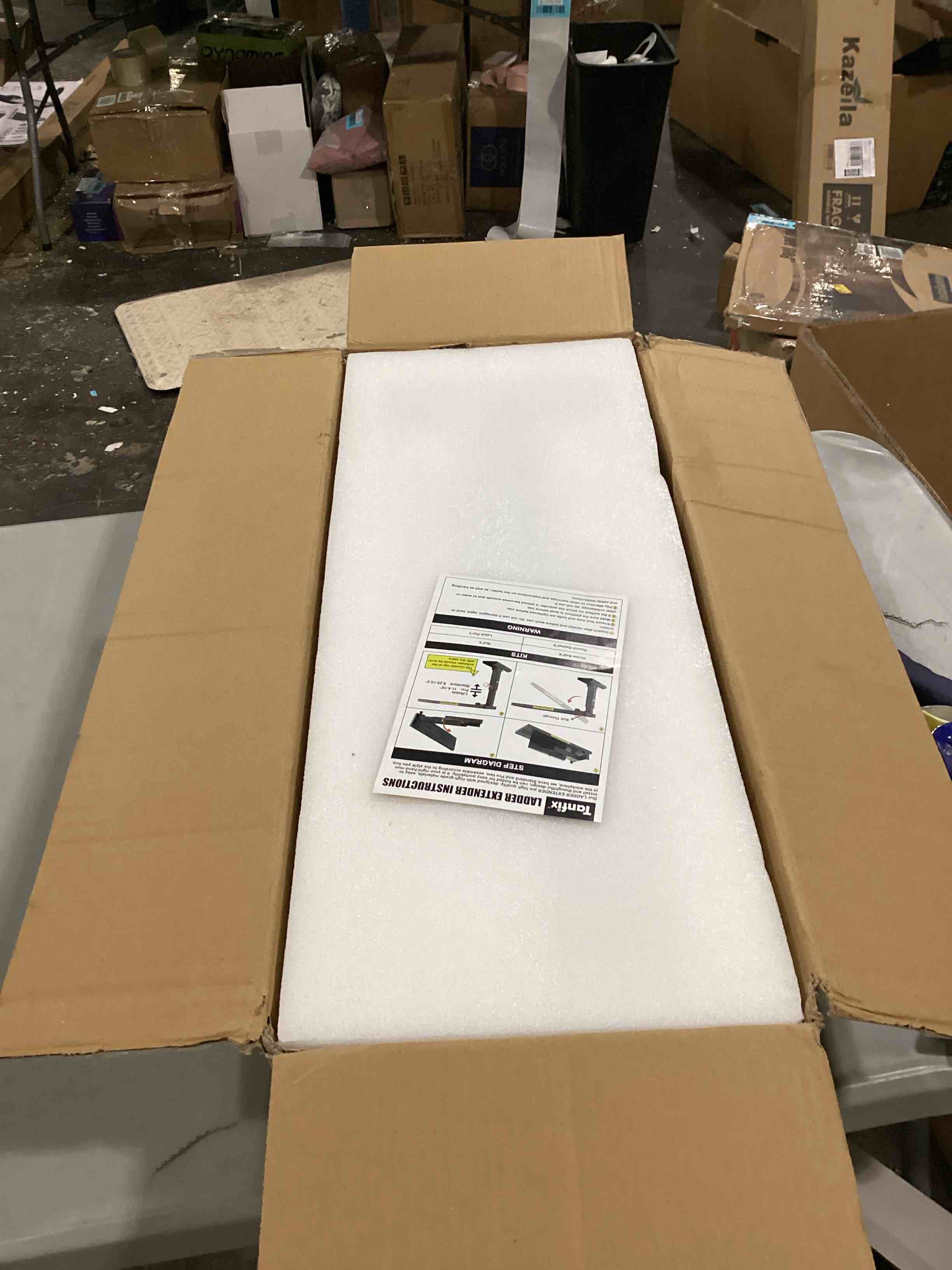 https://s3.amazonaws.com/lotting-images-prod/bidfta/BLU5764661_1715260095786.jpeg