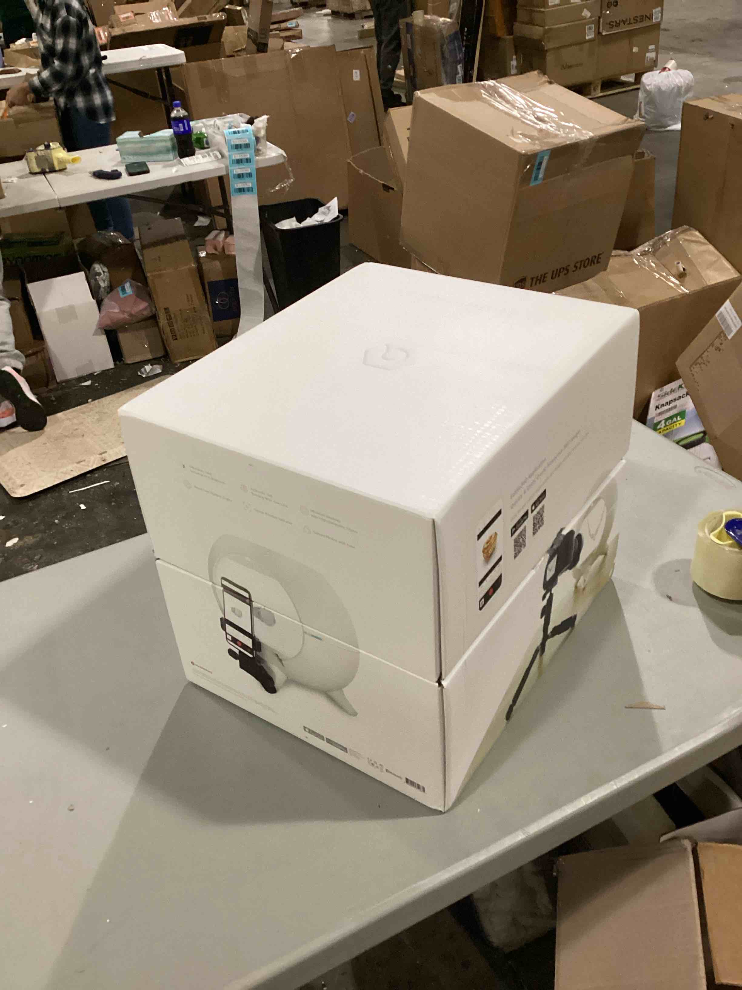 https://s3.amazonaws.com/lotting-images-prod/bidfta/BLU5764680_1715265268167.jpeg