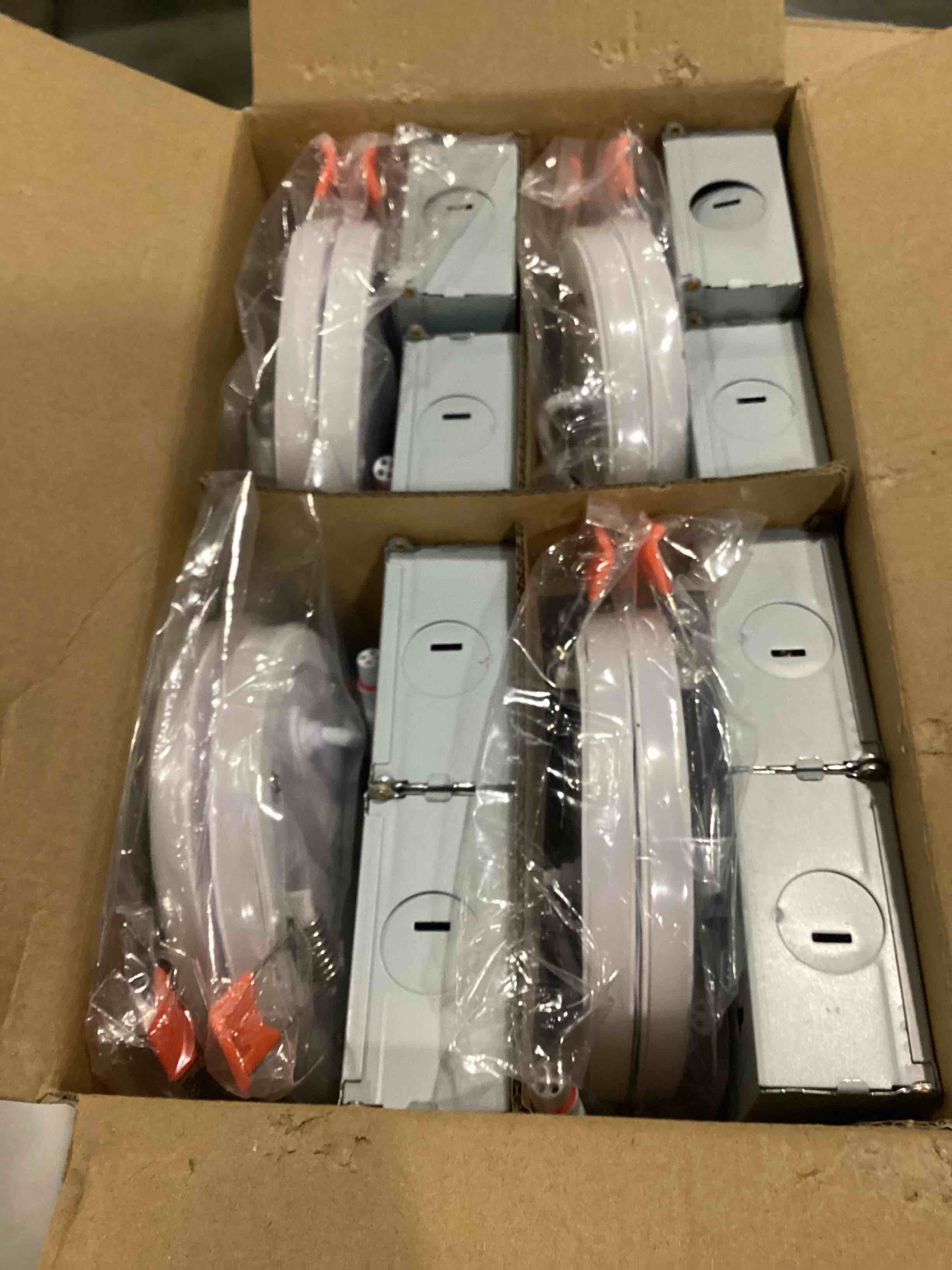https://s3.amazonaws.com/lotting-images-prod/bidfta/BLU5764941_1709914065443.jpeg