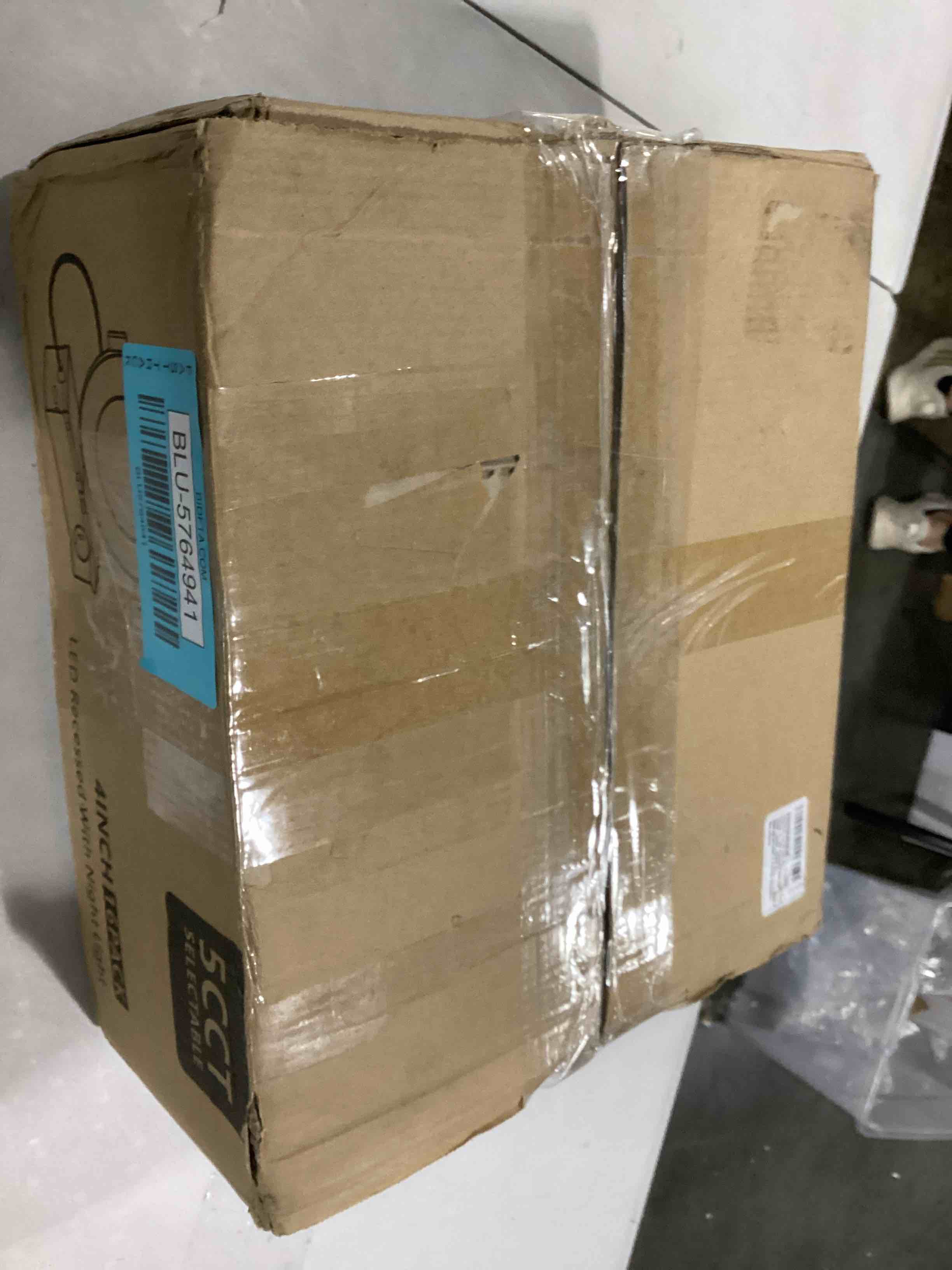 https://s3.amazonaws.com/lotting-images-prod/bidfta/BLU5764941_1709914482882.jpeg