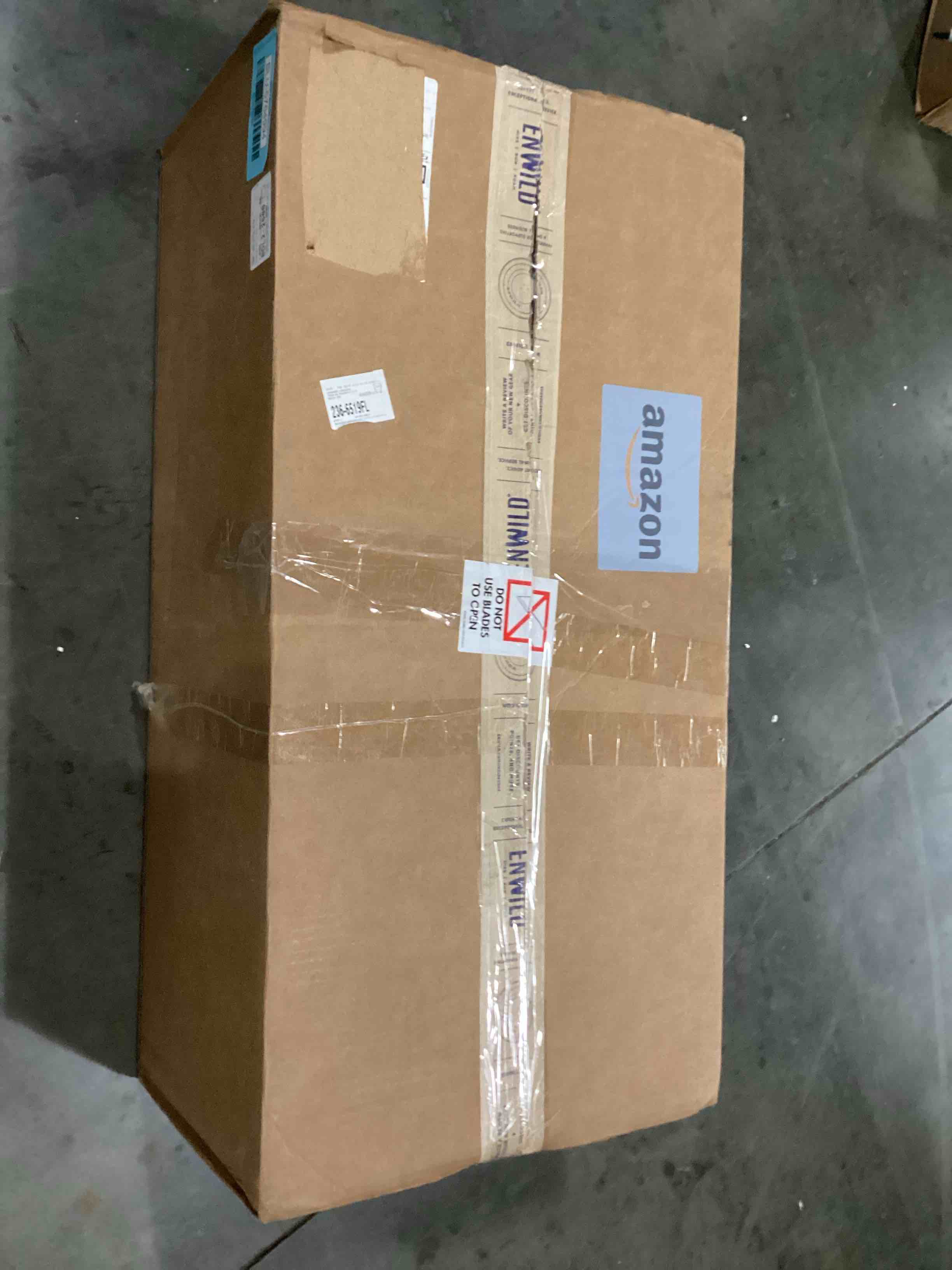 https://s3.amazonaws.com/lotting-images-prod/bidfta/BLU5764994_1709998349629.jpeg