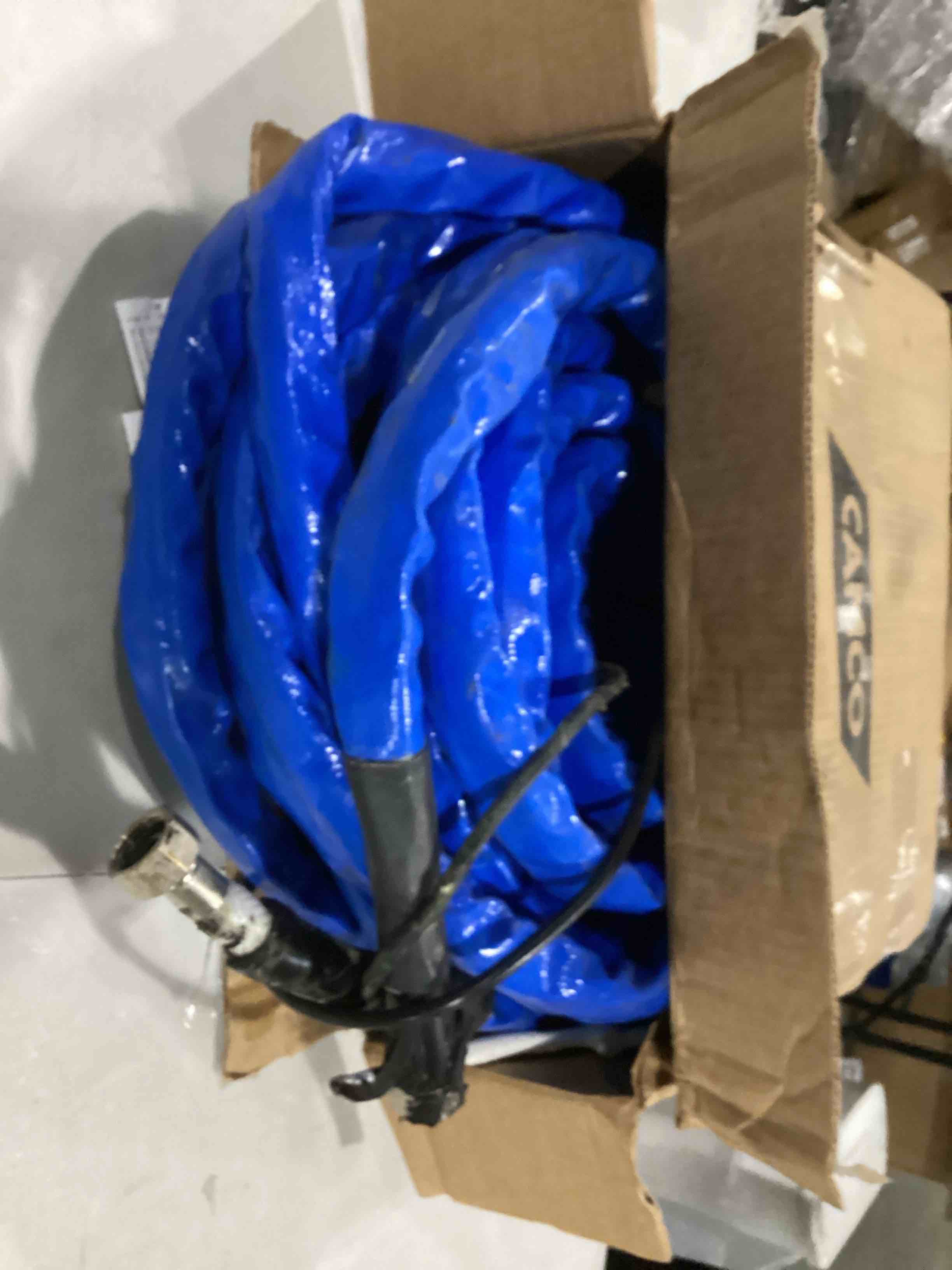 https://s3.amazonaws.com/lotting-images-prod/bidfta/BLU5765006_1710001657739.jpeg