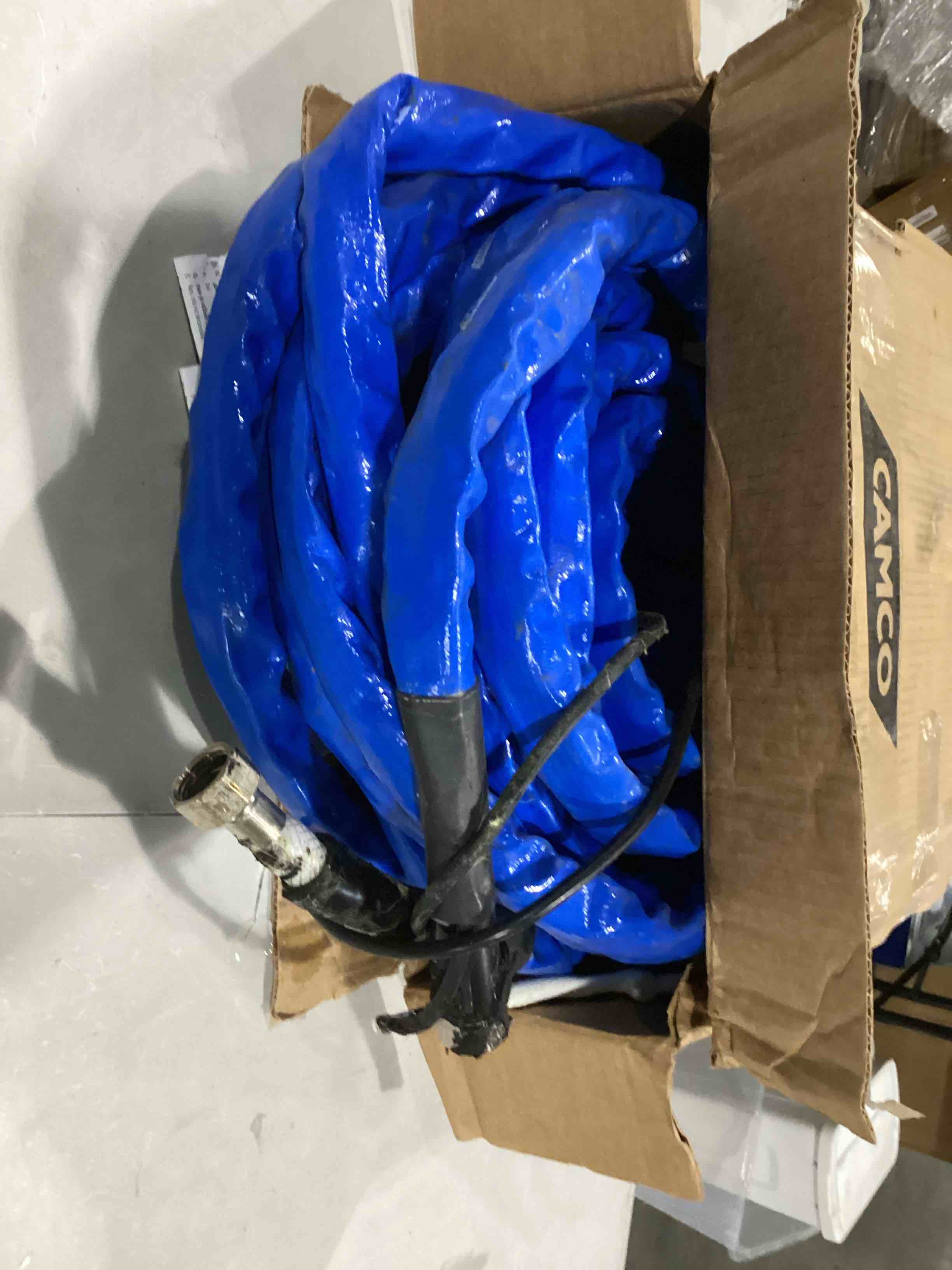 https://s3.amazonaws.com/lotting-images-prod/bidfta/BLU5765006_1710001659419.jpeg