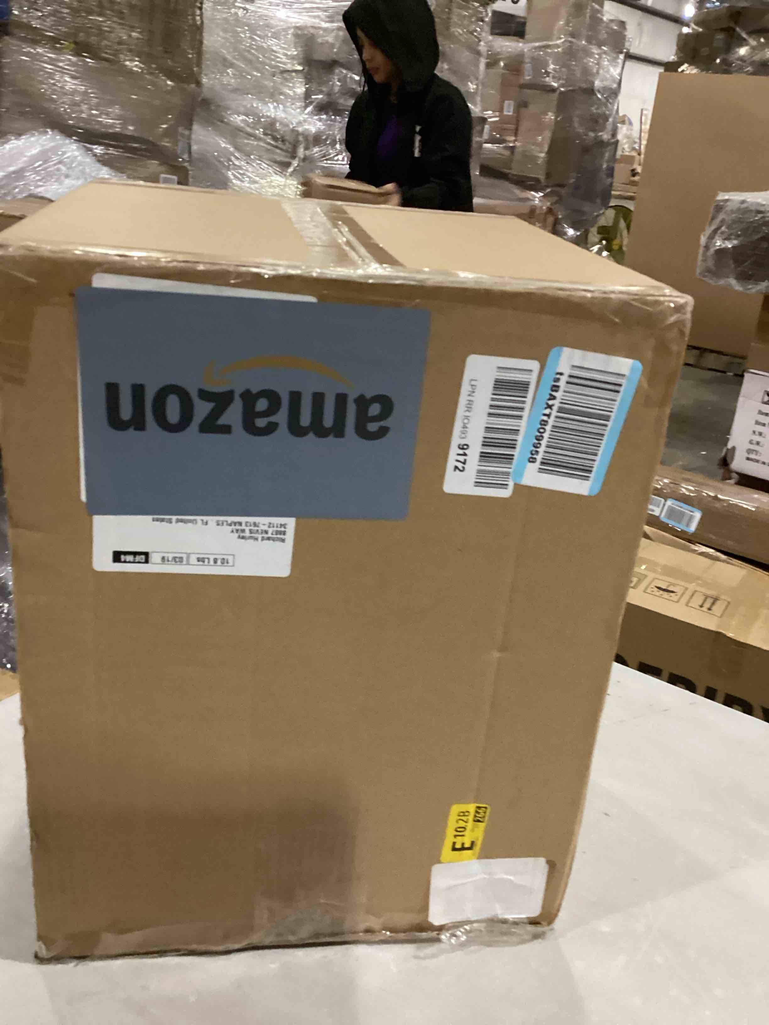 https://s3.amazonaws.com/lotting-images-prod/bidfta/BLU5766794_1713963502436.jpeg