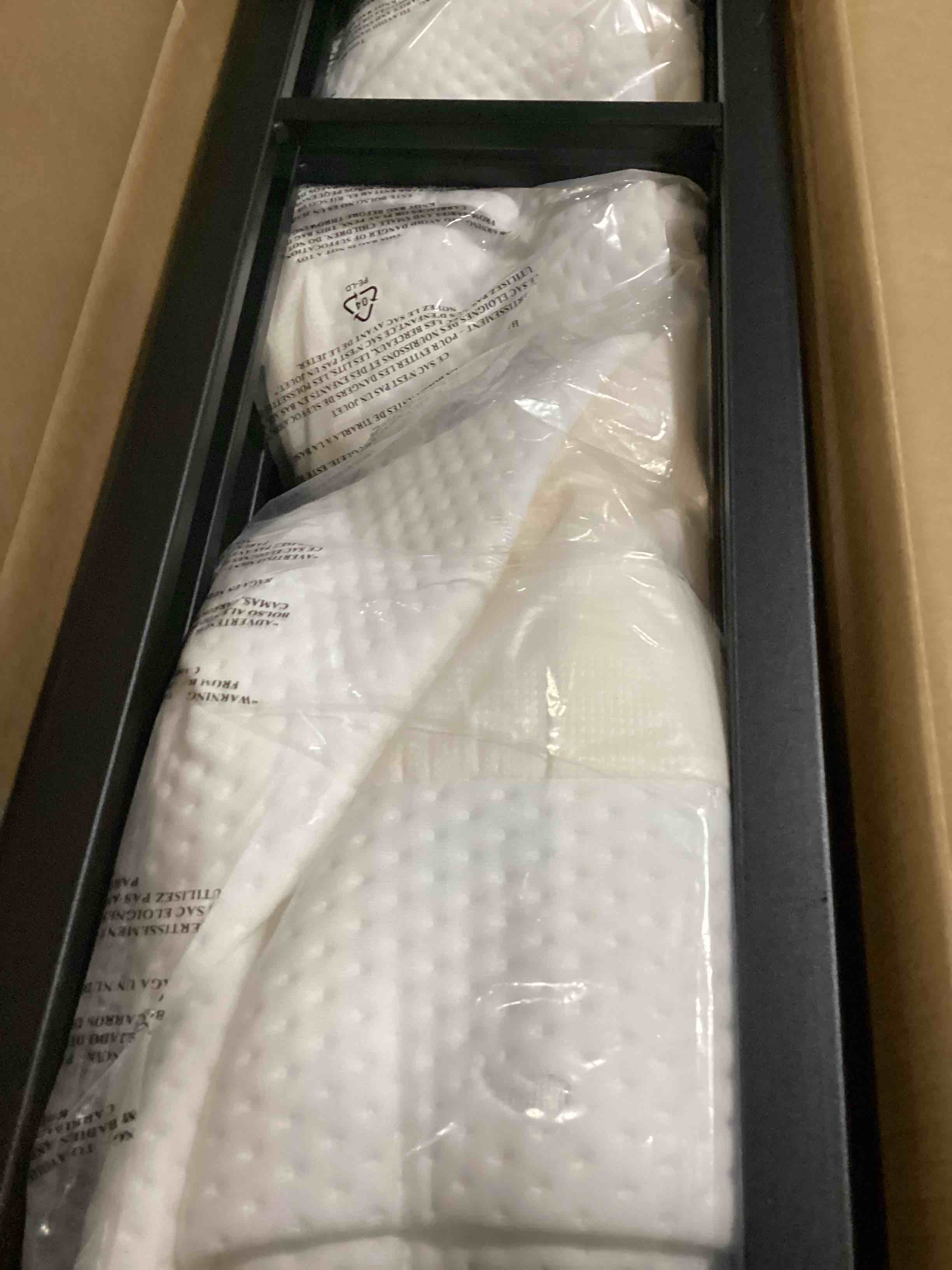 https://s3.amazonaws.com/lotting-images-prod/bidfta/BLU5766982_1714058911897.jpeg