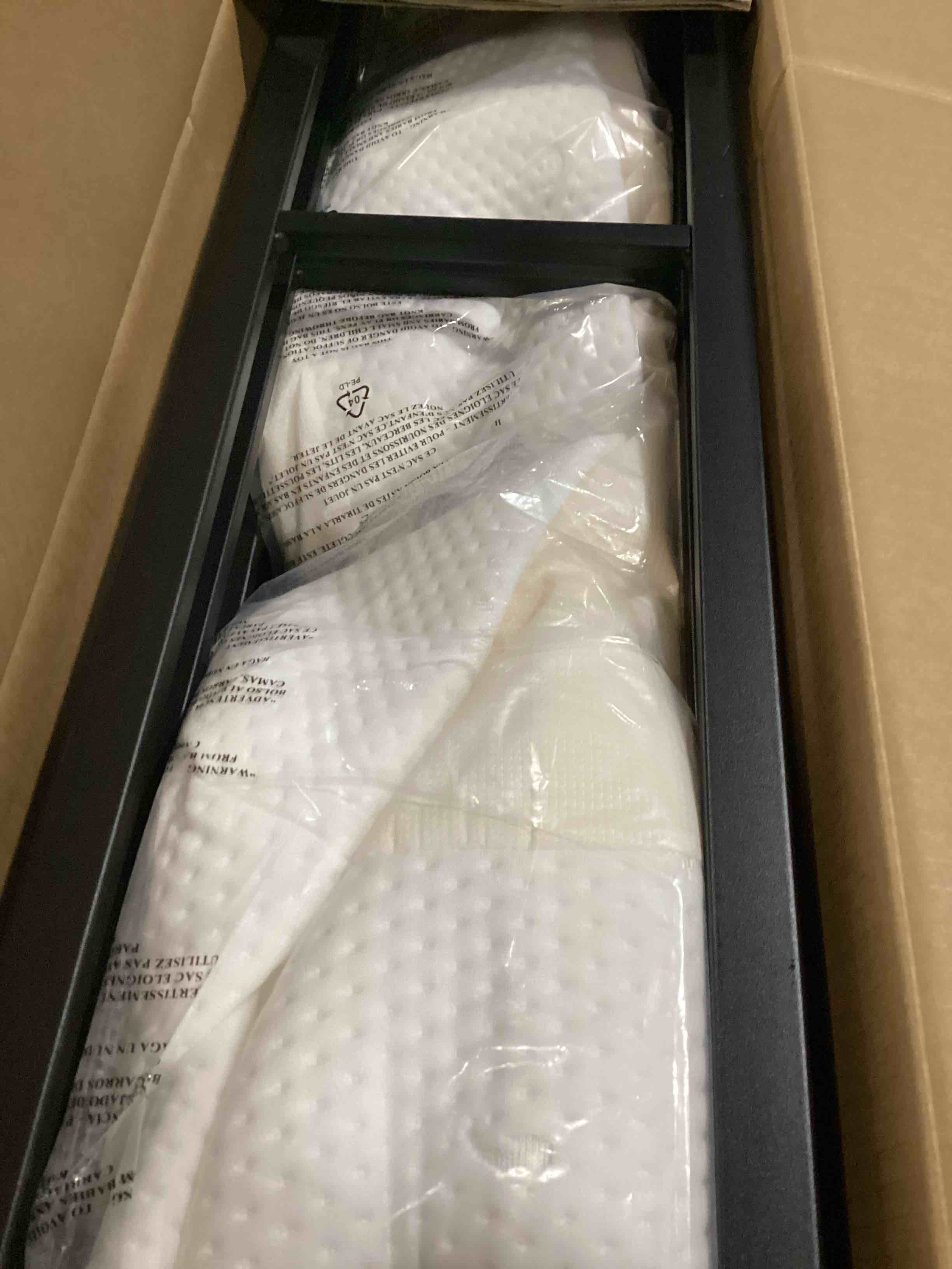 https://s3.amazonaws.com/lotting-images-prod/bidfta/BLU5766982_1714058912767.jpeg