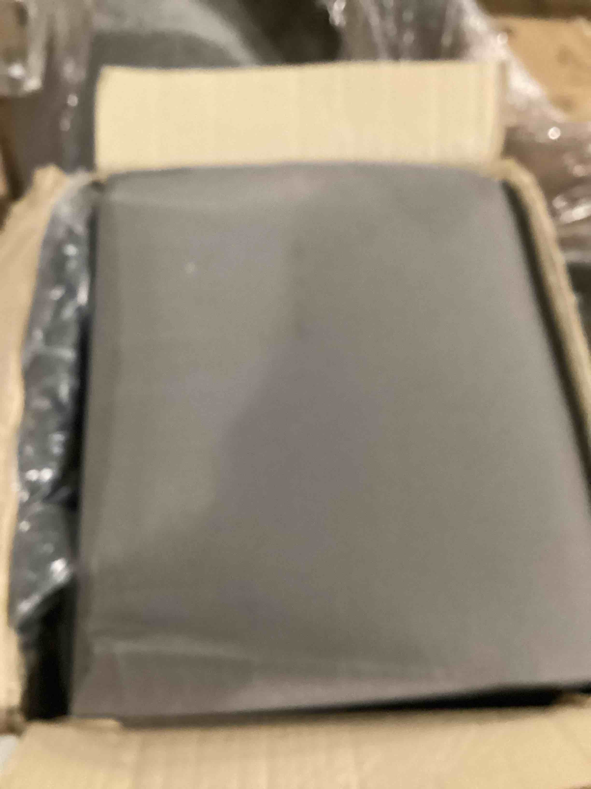https://s3.amazonaws.com/lotting-images-prod/bidfta/BLU5766990_1714060277592.jpeg