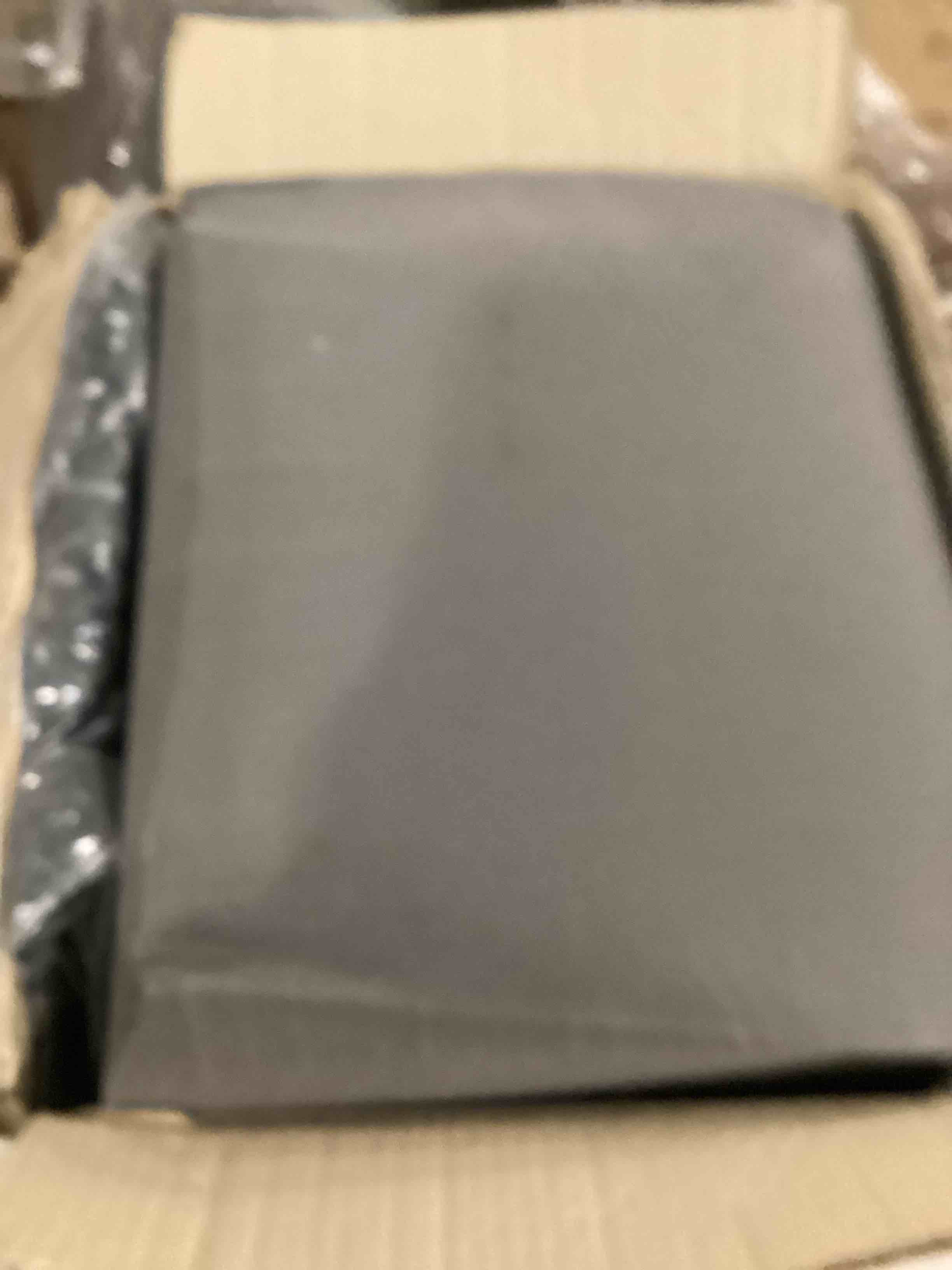https://s3.amazonaws.com/lotting-images-prod/bidfta/BLU5766990_1714060278332.jpeg
