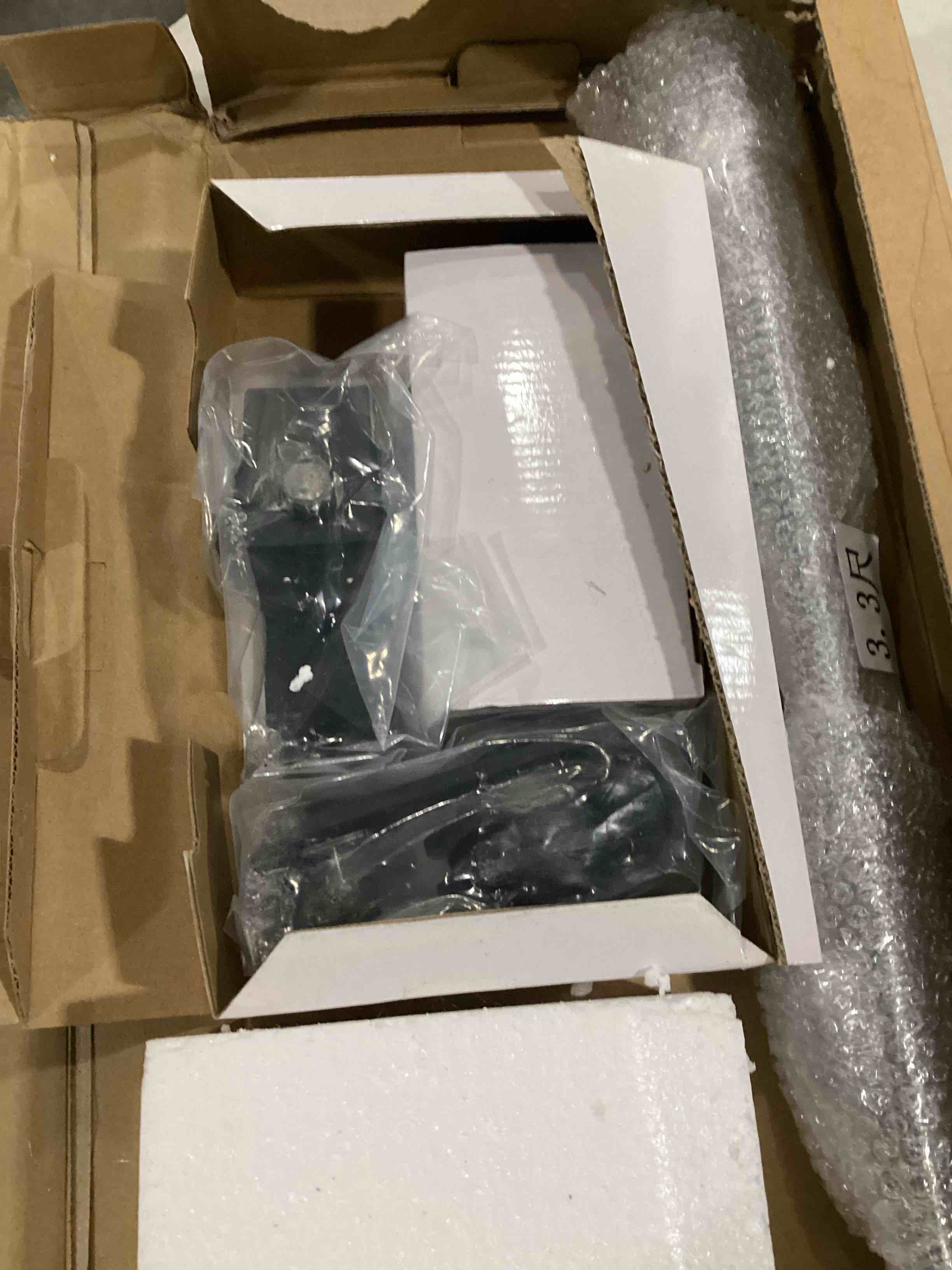 https://s3.amazonaws.com/lotting-images-prod/bidfta/BLU5767011_1714070151004.jpeg