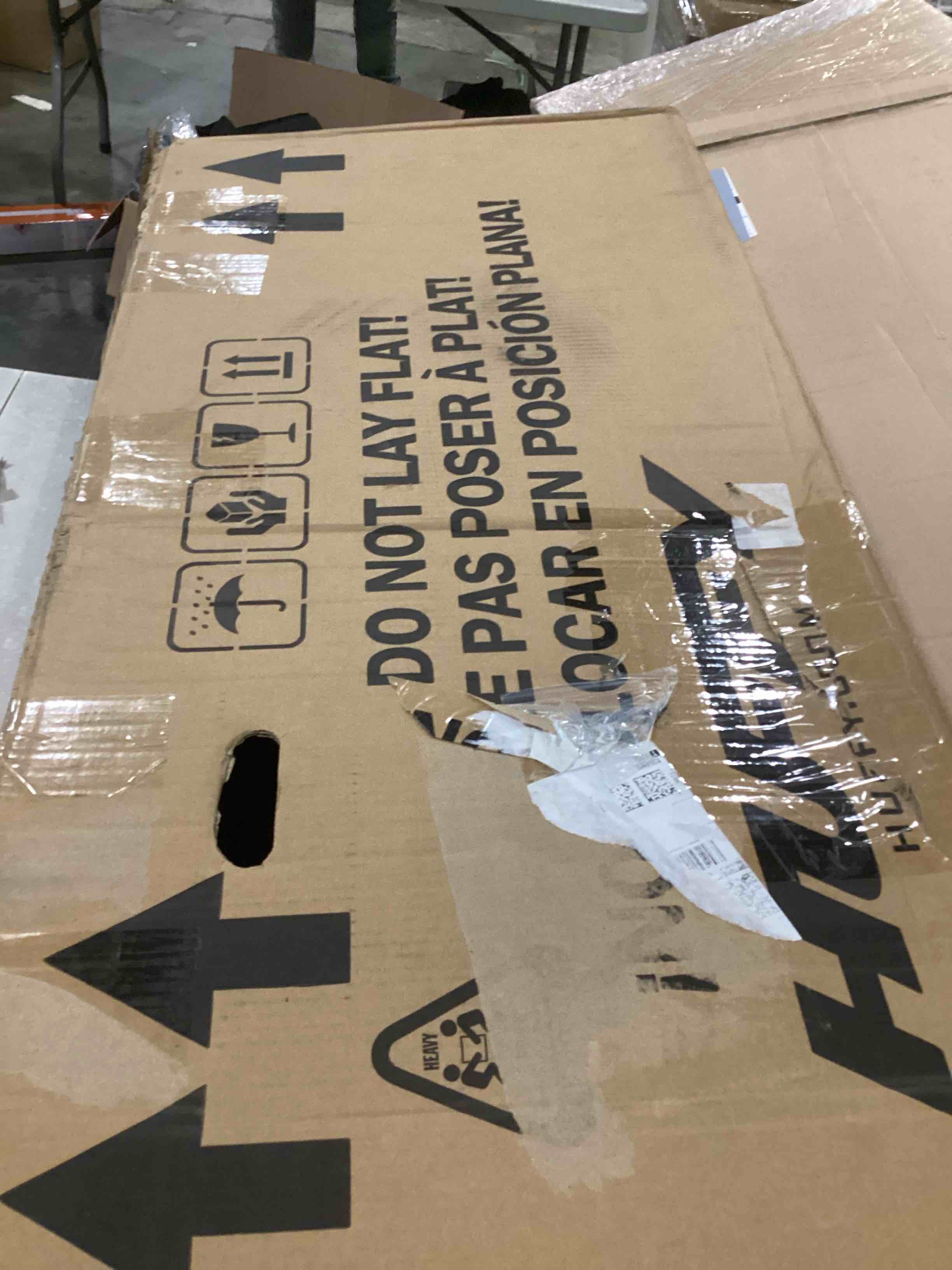 https://s3.amazonaws.com/lotting-images-prod/bidfta/BLU5767424_1714578664900.jpeg