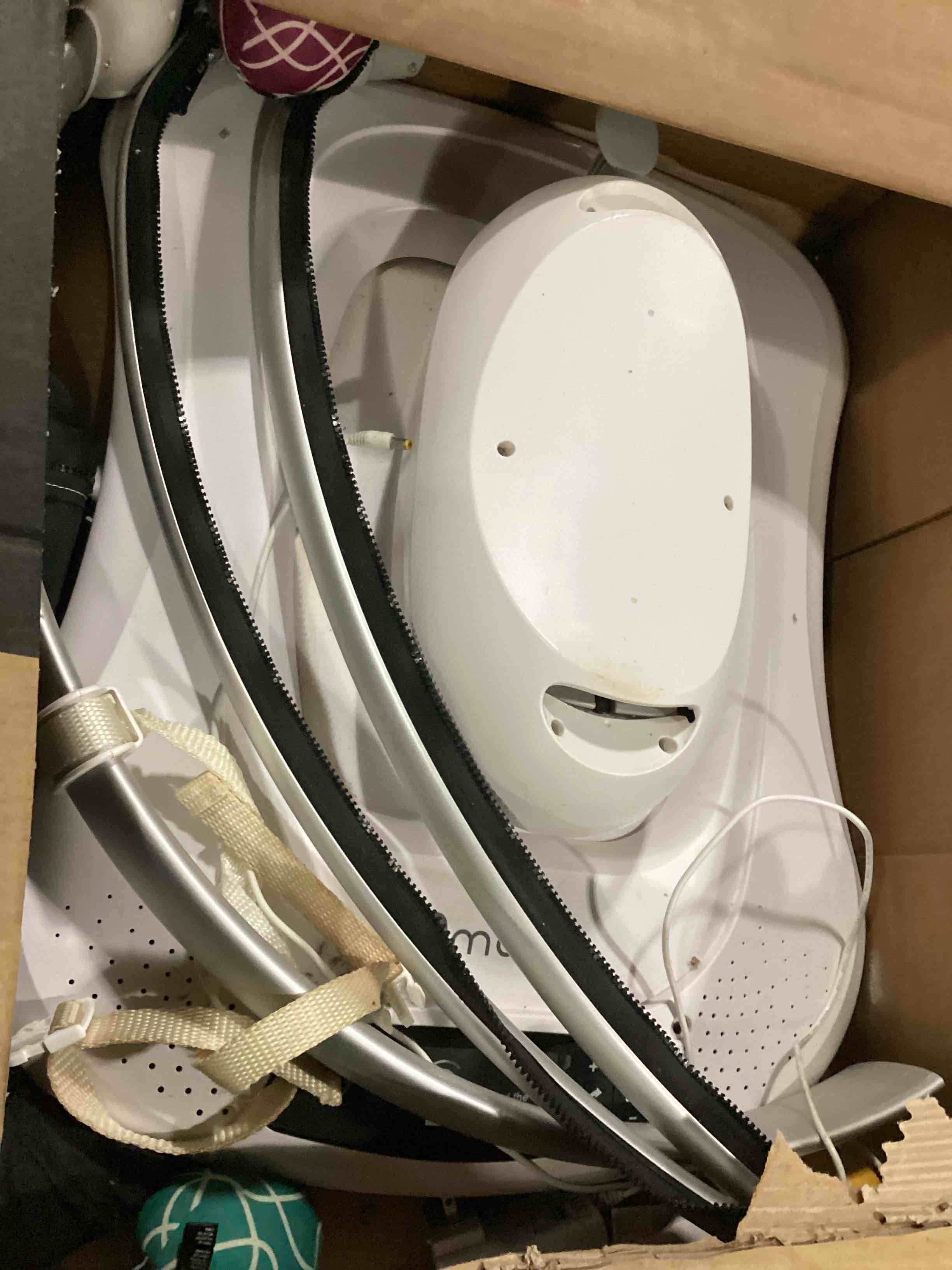 https://s3.amazonaws.com/lotting-images-prod/bidfta/BLU5767434_1714586144590.jpeg