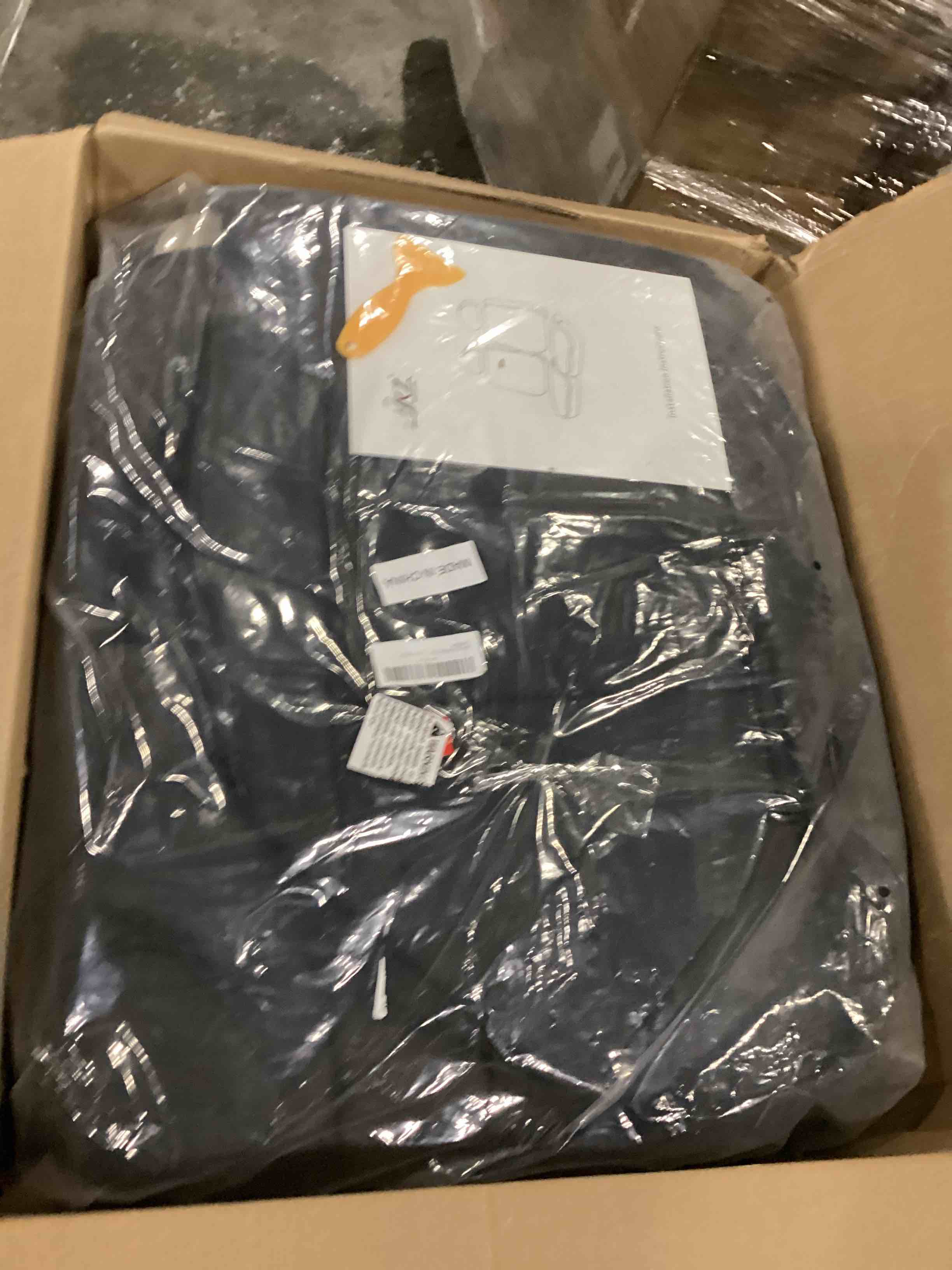 https://s3.amazonaws.com/lotting-images-prod/bidfta/BLU5767564_1715010371551.jpeg