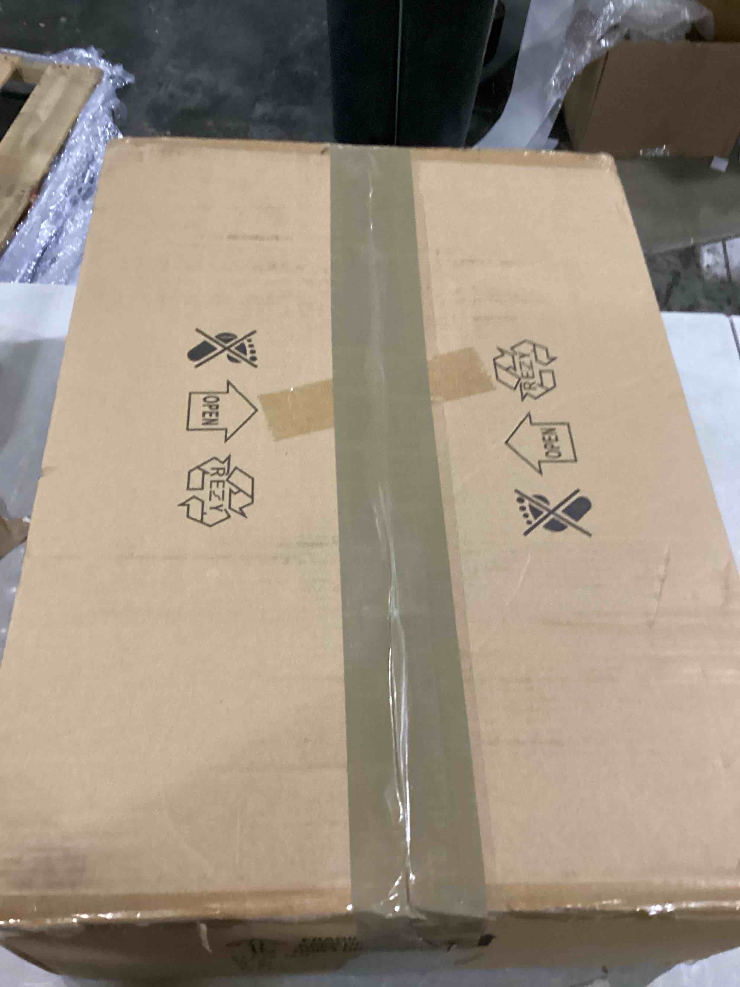 https://s3.amazonaws.com/lotting-images-prod/bidfta/BLU5767677_1715095825846.jpeg