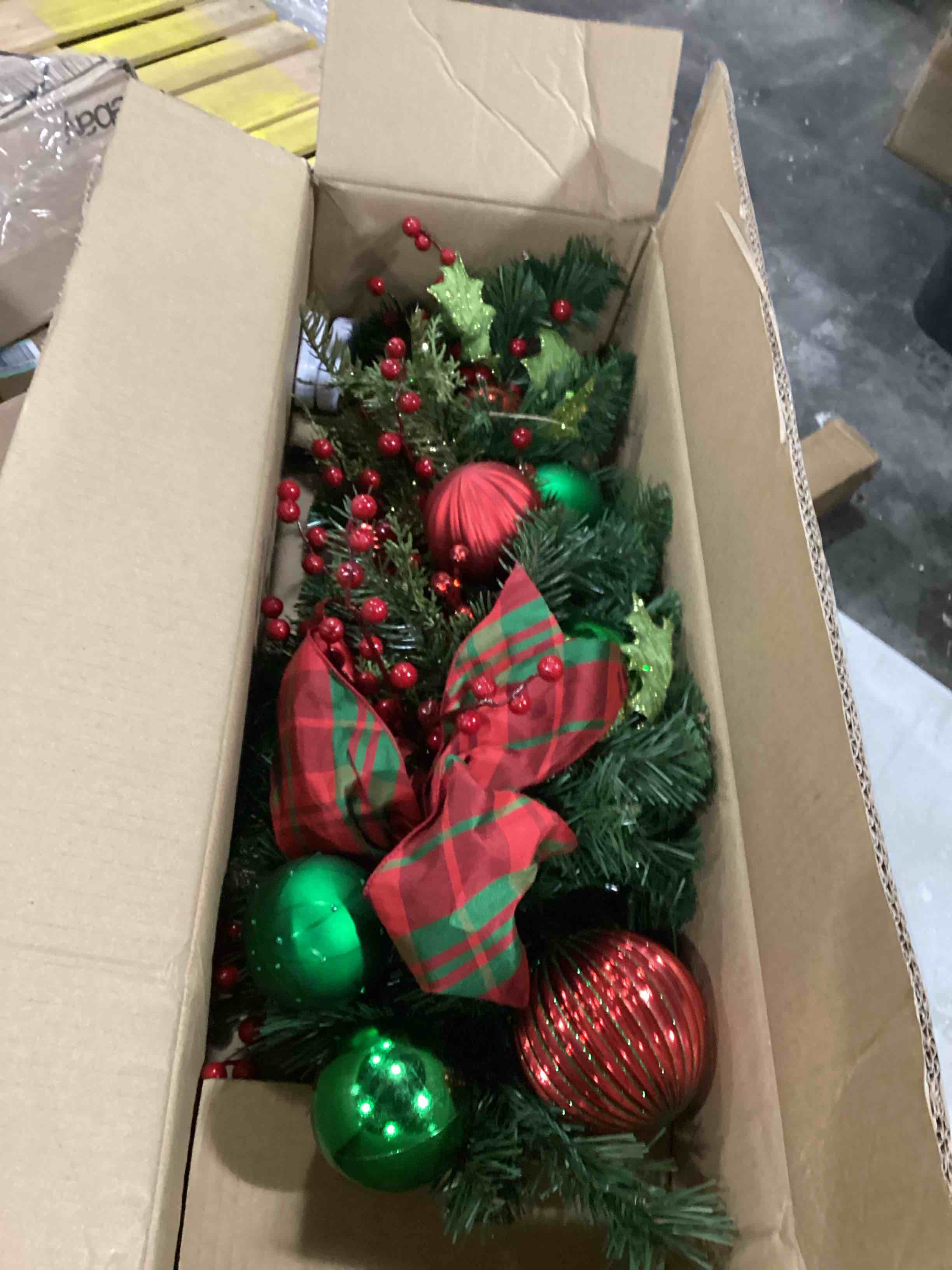 https://s3.amazonaws.com/lotting-images-prod/bidfta/BLU5767838_1715261599847.jpeg
