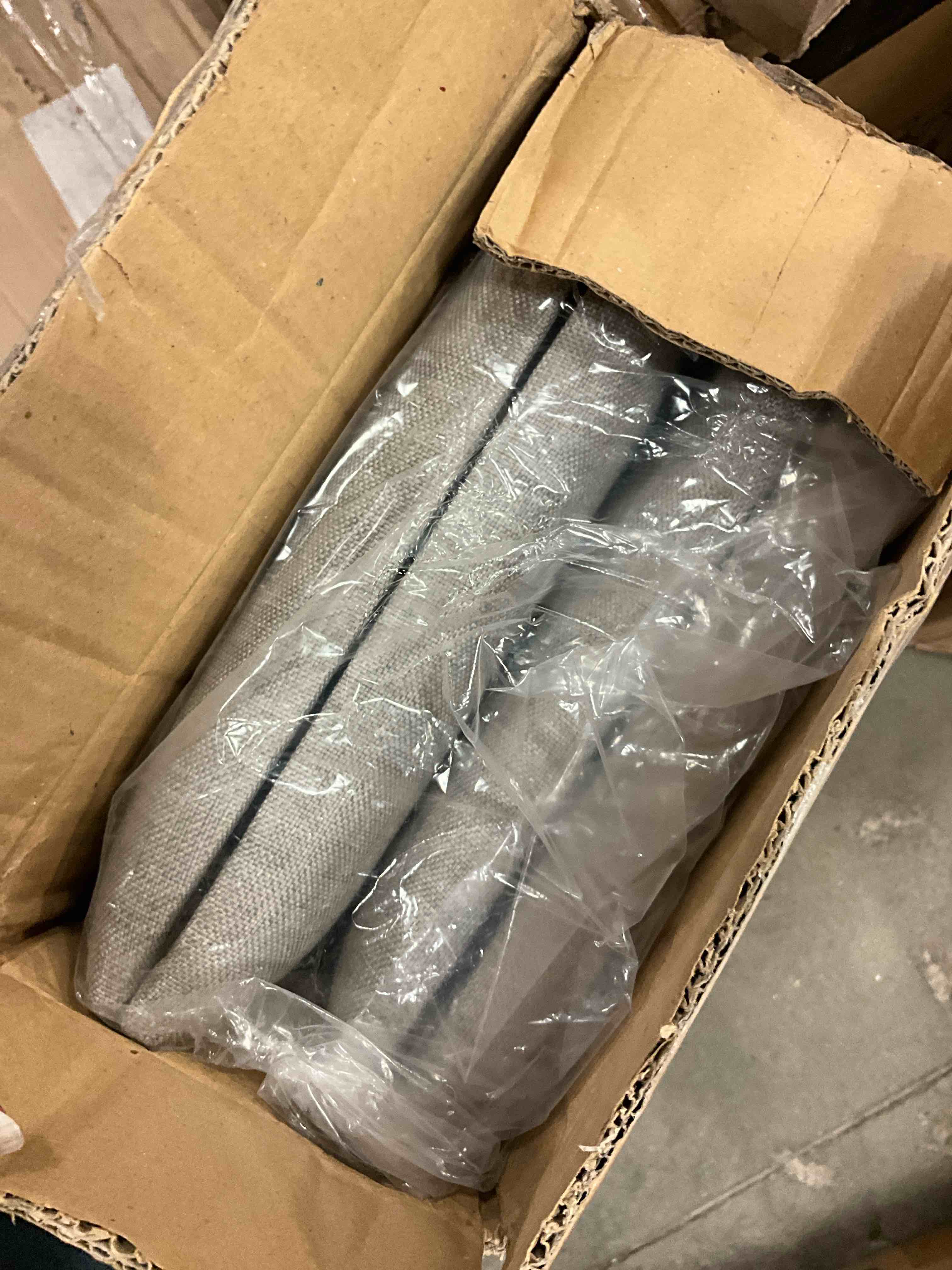 https://s3.amazonaws.com/lotting-images-prod/bidfta/BLU5769094_1724102163930.jpeg