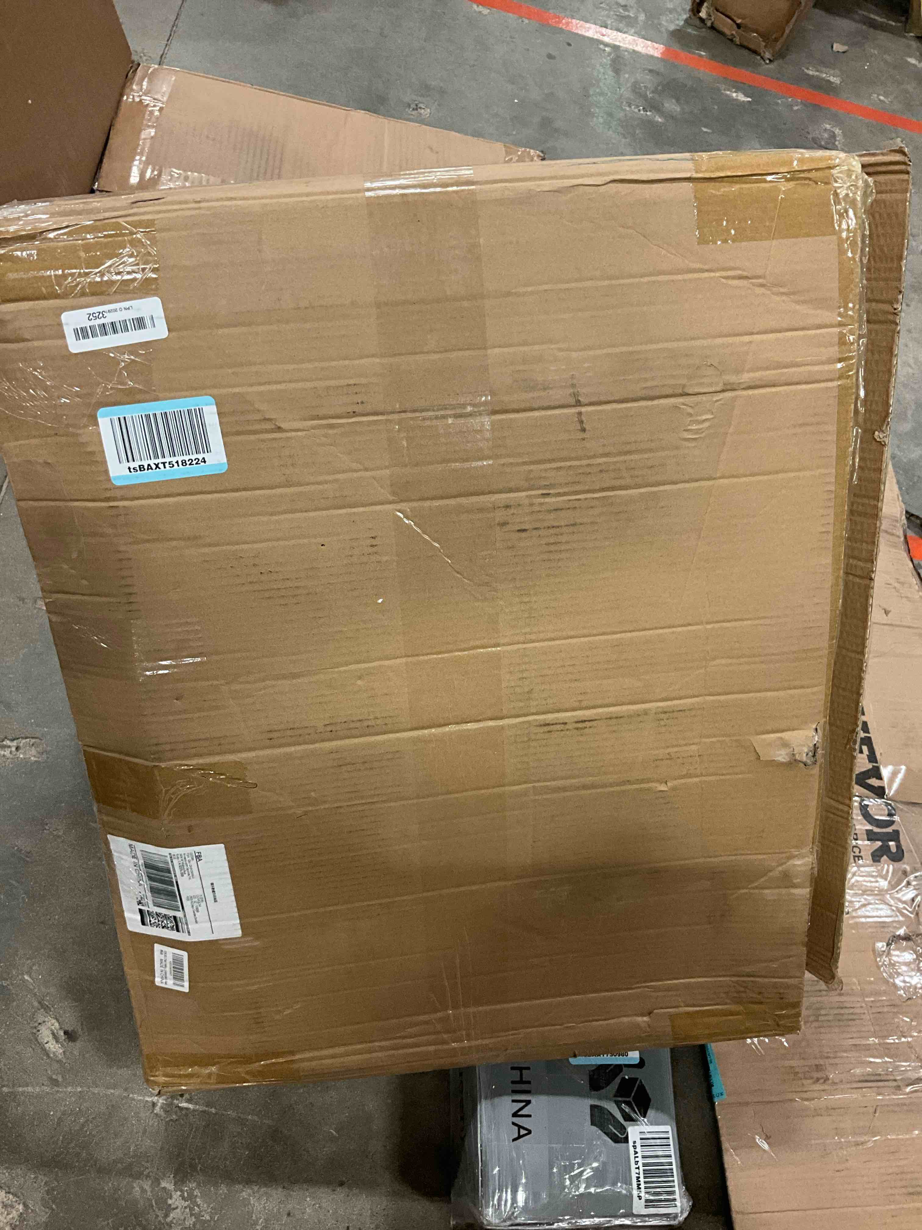 https://s3.amazonaws.com/lotting-images-prod/bidfta/BLU5769095_1724102234920.jpeg