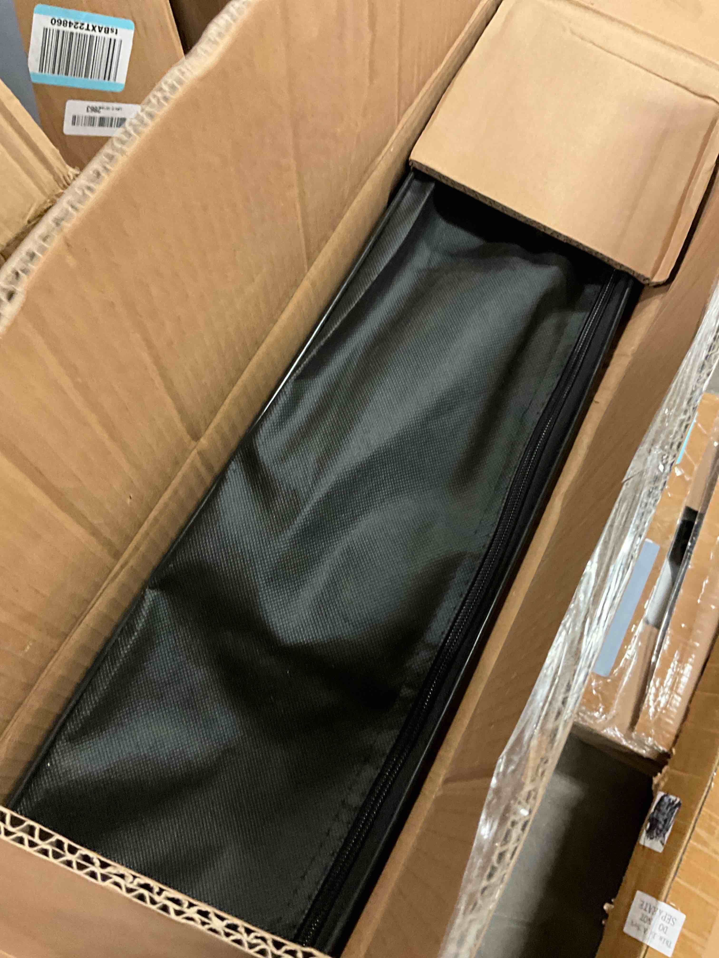 https://s3.amazonaws.com/lotting-images-prod/bidfta/BLU5769097_1724102478223.jpeg