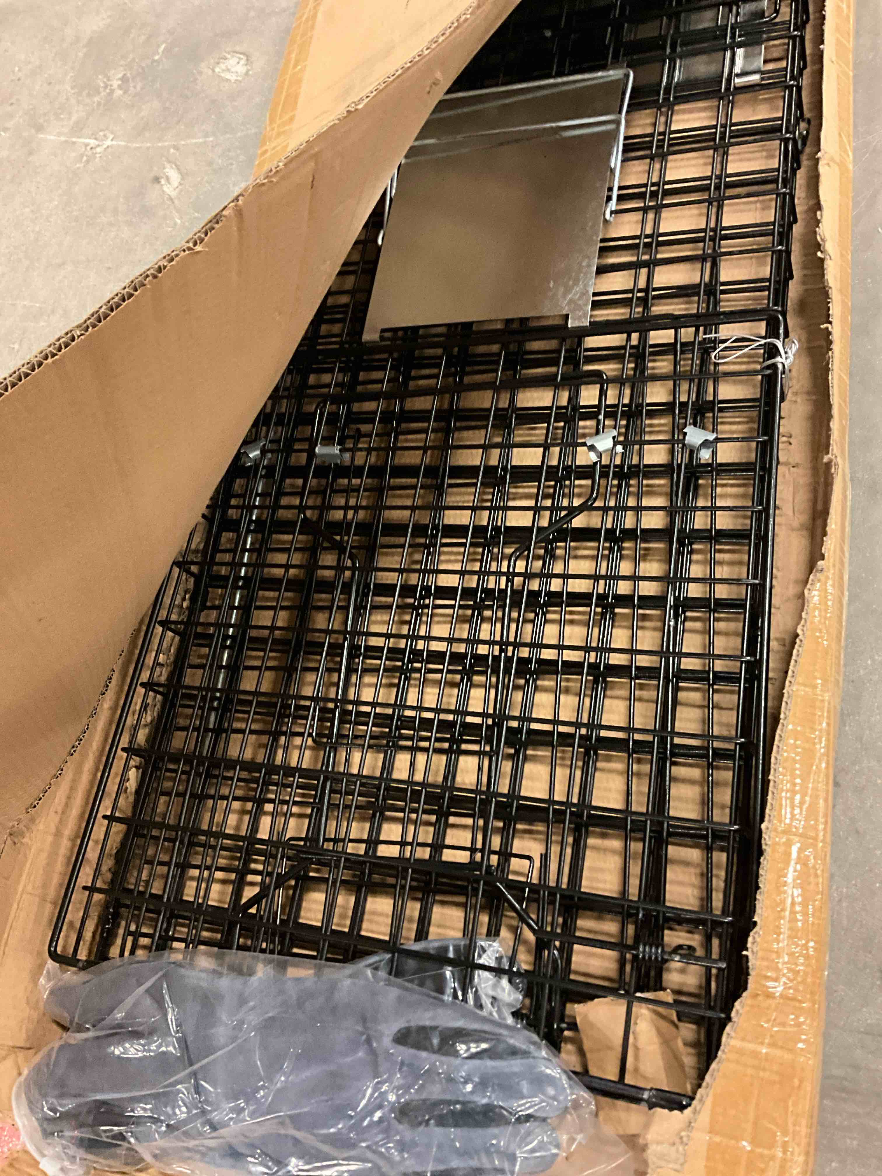 https://s3.amazonaws.com/lotting-images-prod/bidfta/BLU5769111_1724104215943.jpeg
