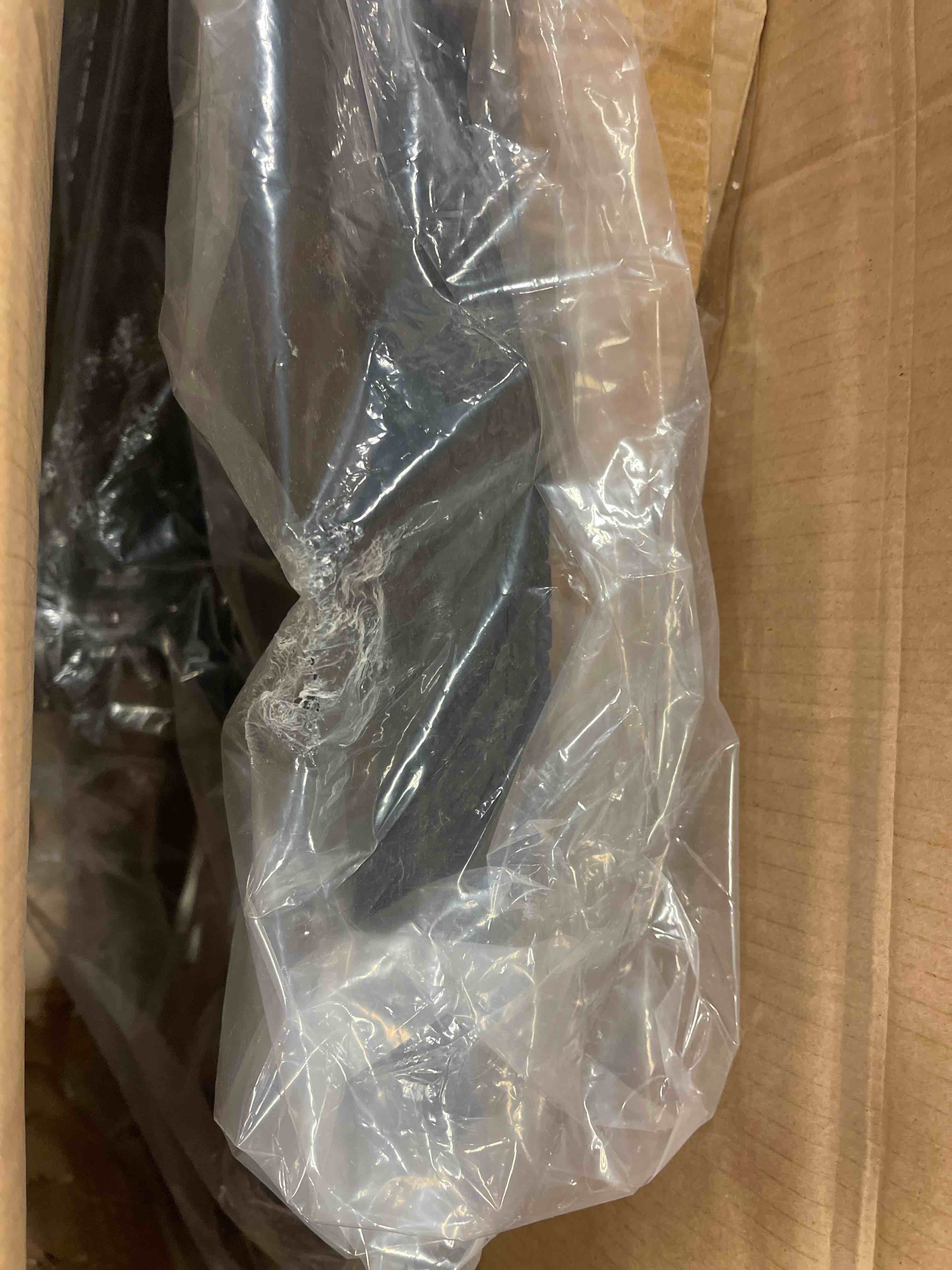 https://s3.amazonaws.com/lotting-images-prod/bidfta/BLU5770073_1725372292200.jpeg